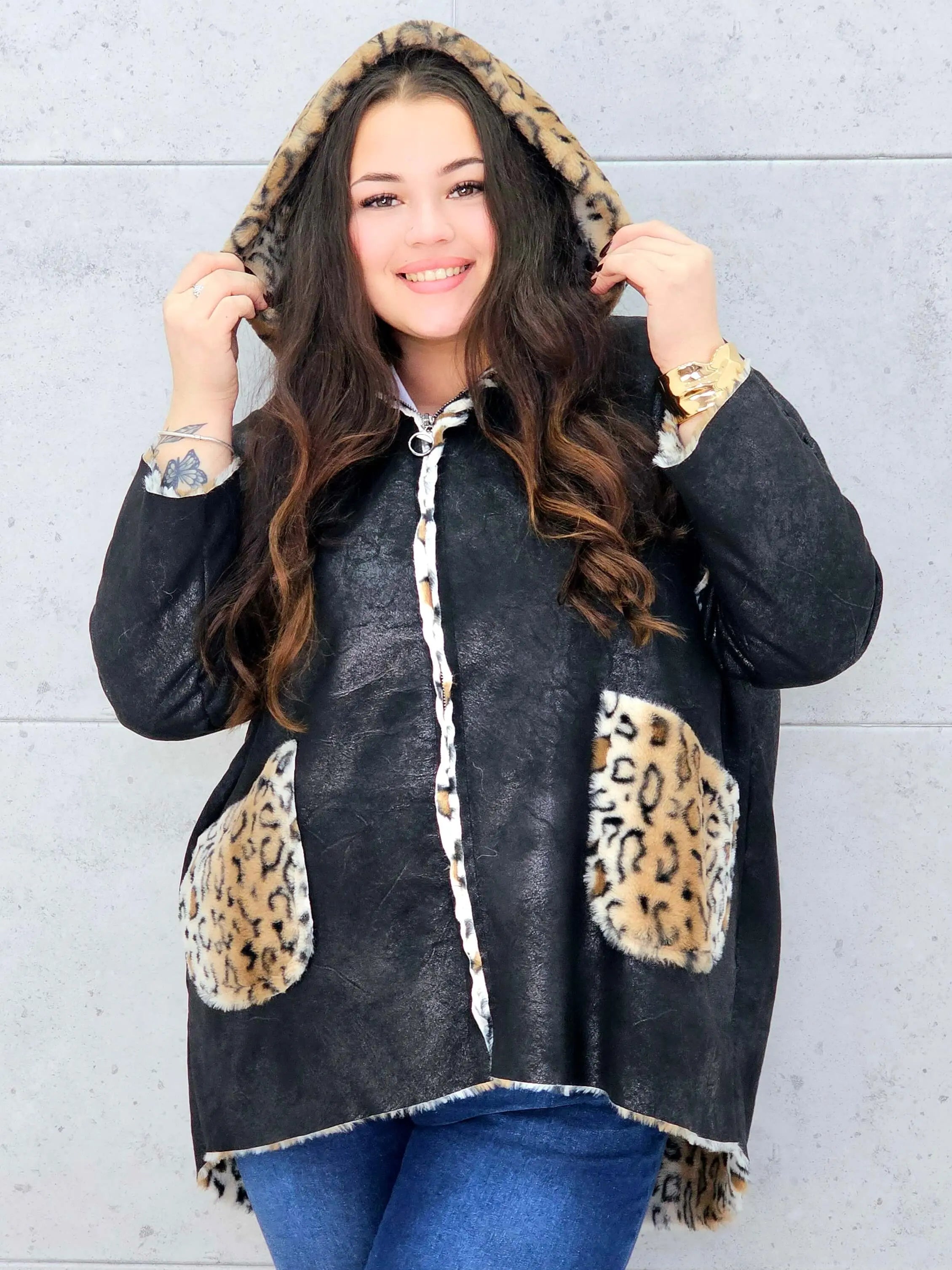 Ciepła kurtka plus size z kapturem w zwierzęcy wzór – styl i wygoda w jednym Stylowa XL