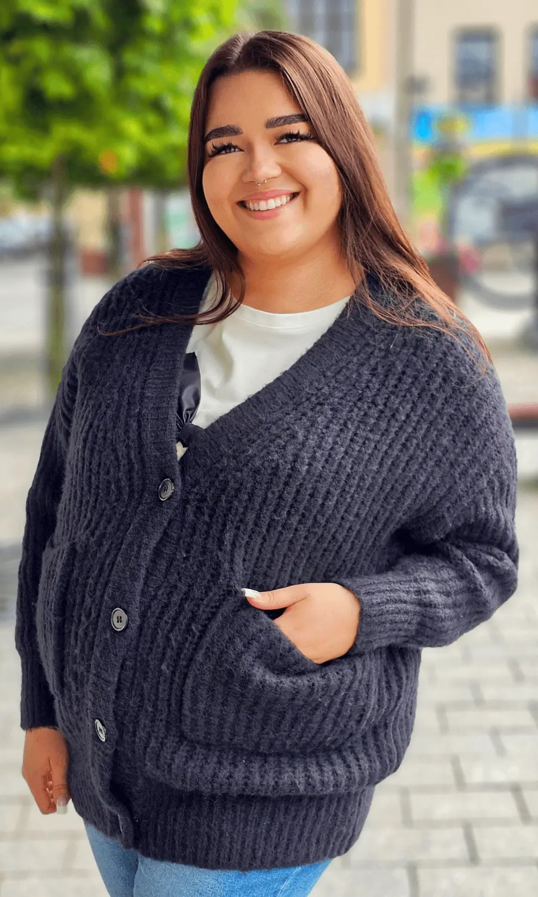 Ciepły czarny kardigan z kieszeniami Stylowa XL