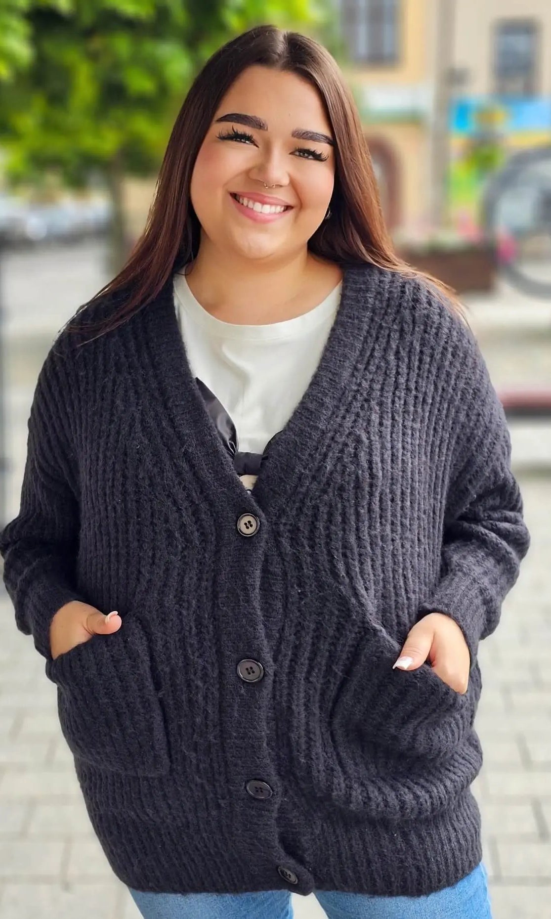 Ciepły czarny kardigan z kieszeniami Stylowa XL