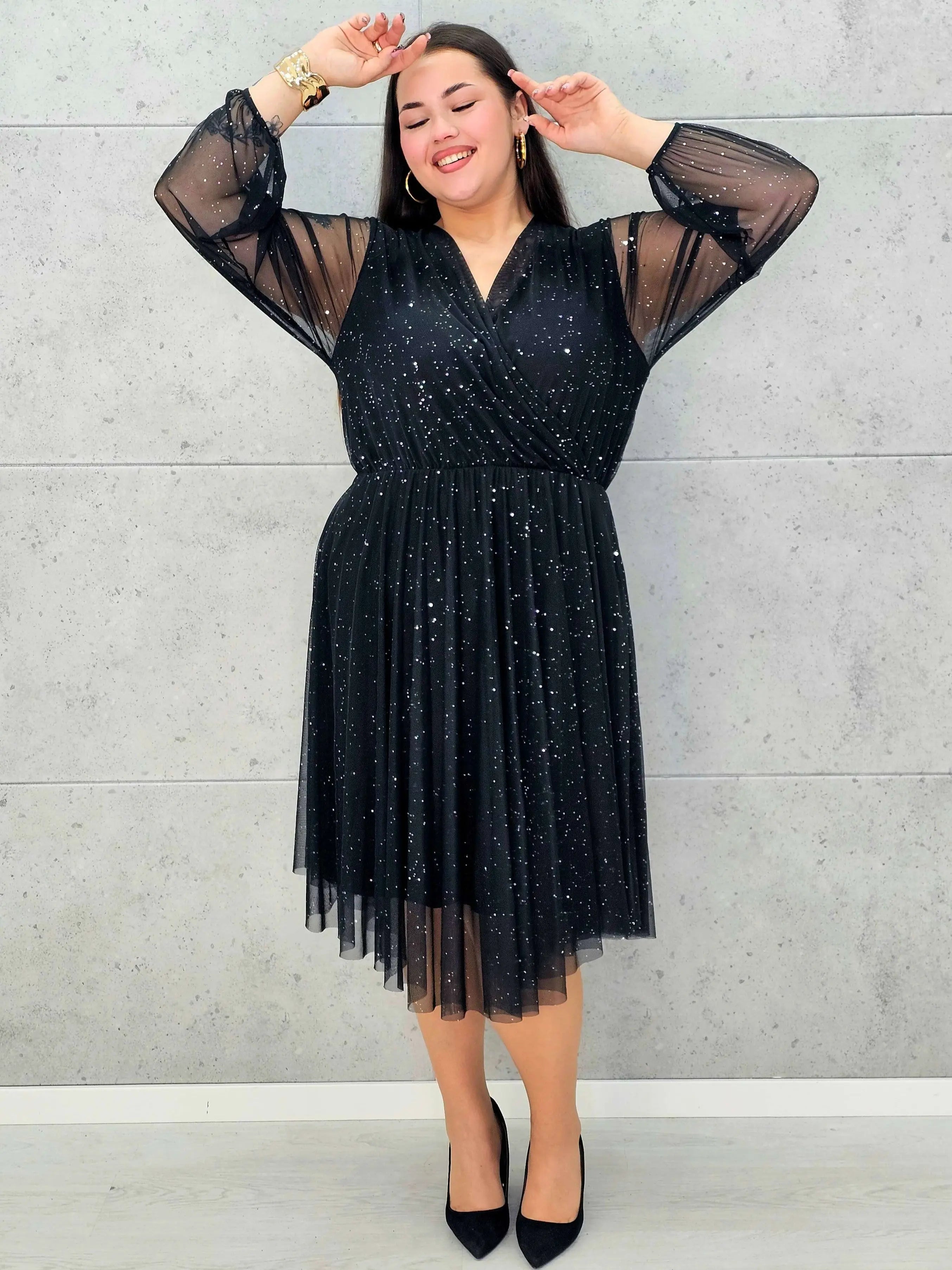 Czarna i bordowa sukienka plus size z połyskiem i kopertowym dekoltem – elegancka midi - Stylowa XL