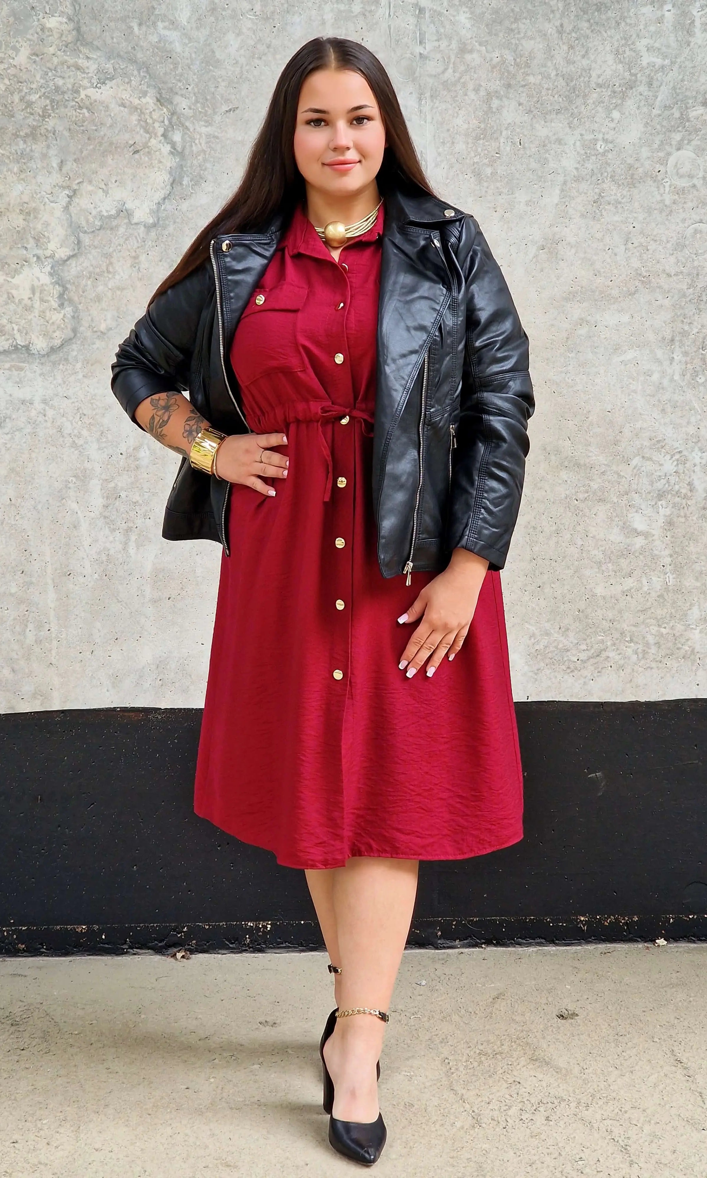 Czarna ramoneska plus size z ekoskóry – styl, elegancja i pewność siebie Stylowa XL