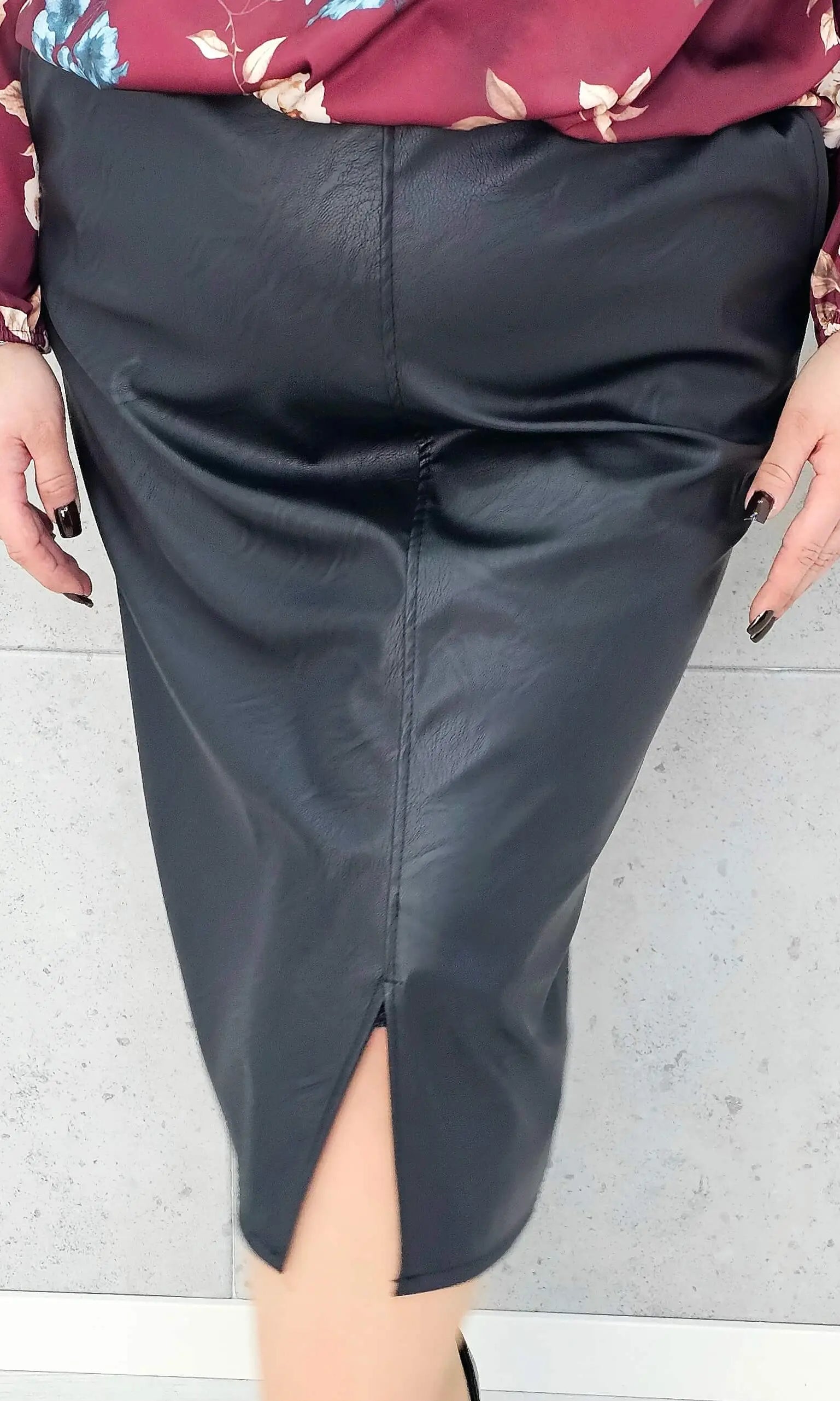 Spódnica midi z rozcięciem przód – Stylowa XL