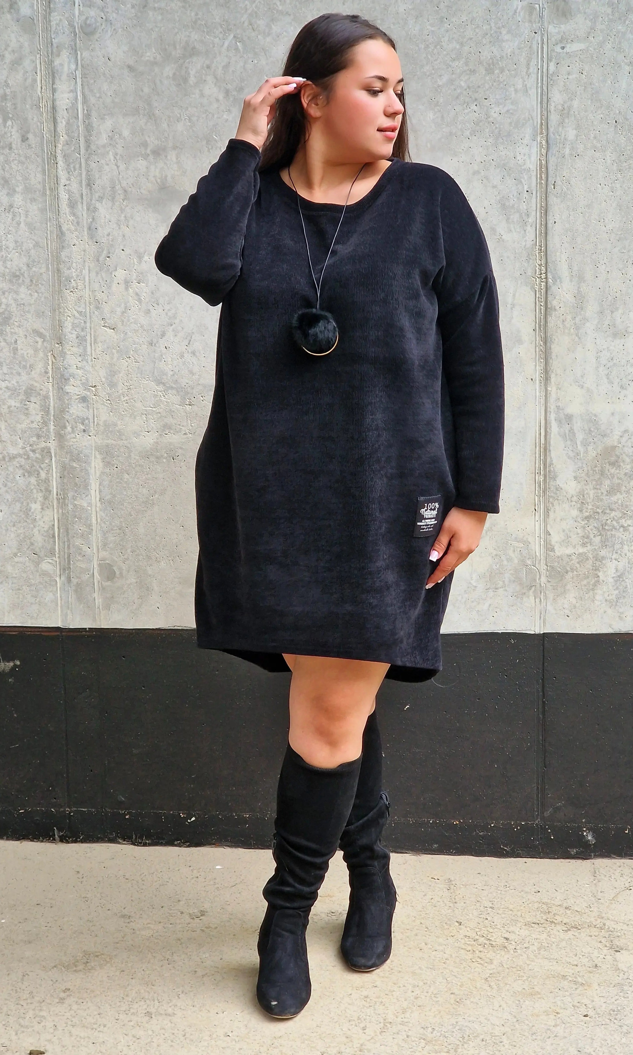 Czarna sukienka plus size z dzianiny – wygodna, stylowa i uniwersalna Stylowa XL