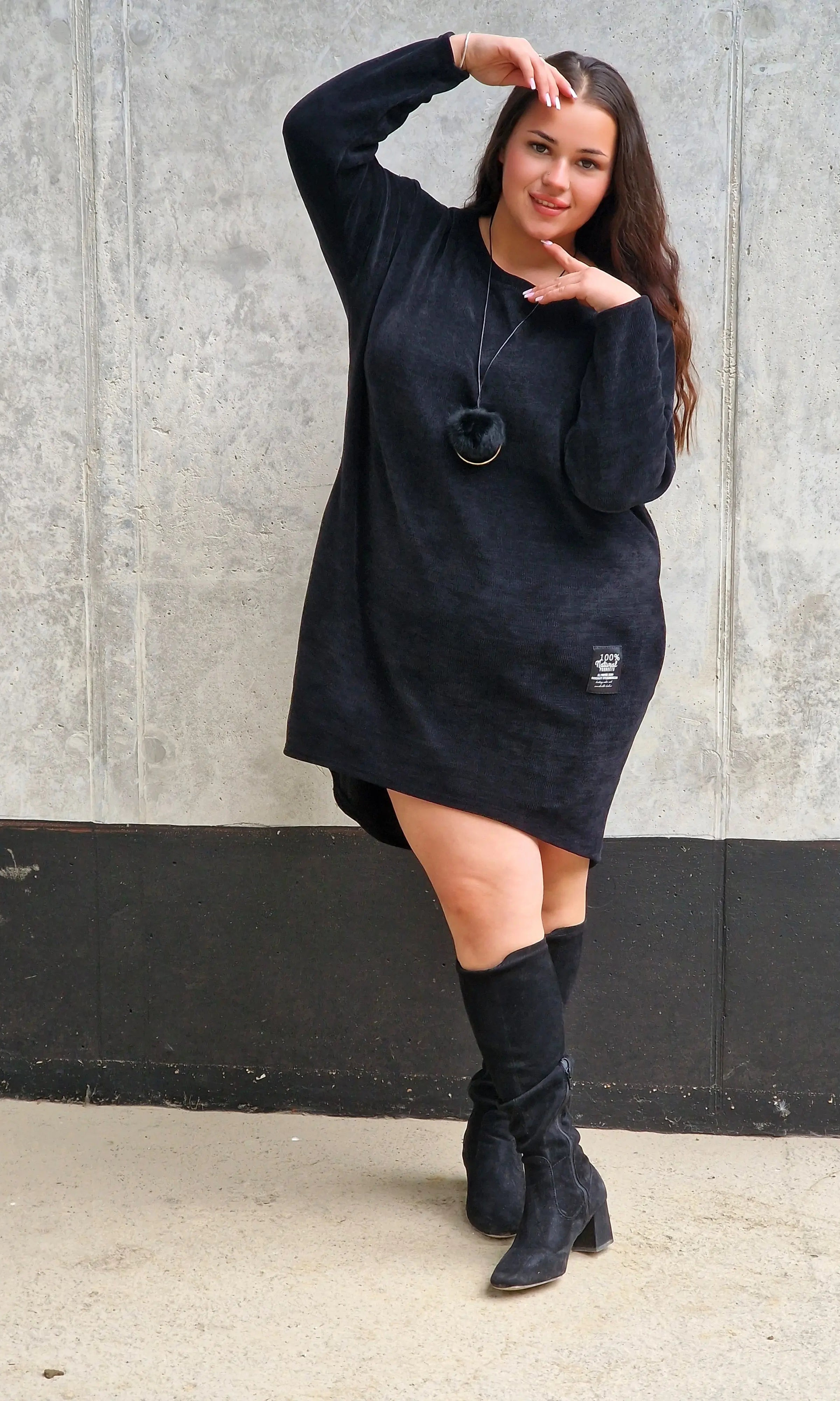 Czarna sukienka plus size z dzianiny – wygodna, stylowa i uniwersalna Stylowa XL