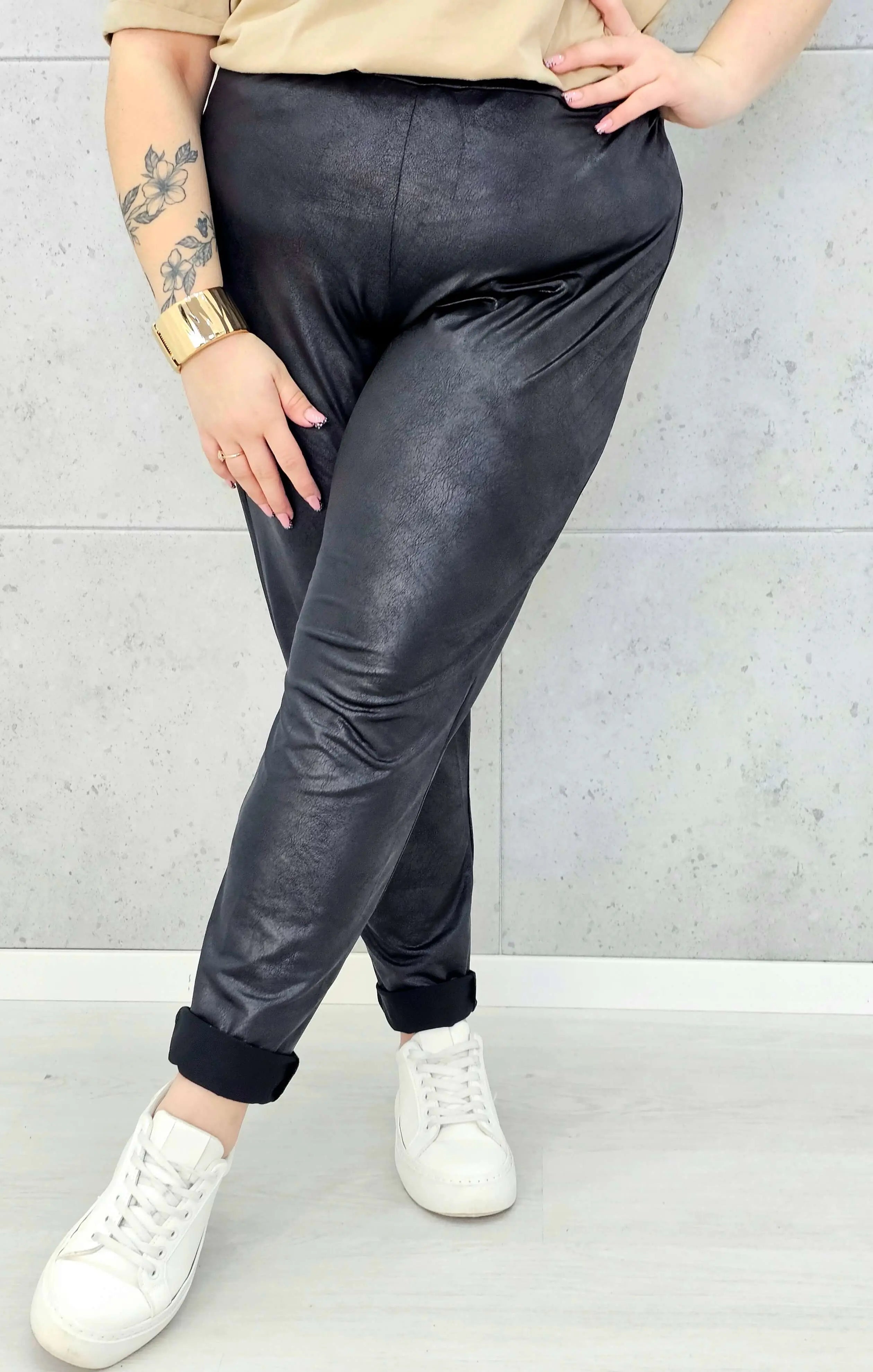 Czarne leginsy plus size z efektem skóry – wygodne i stylowe XXL Stylowa XL