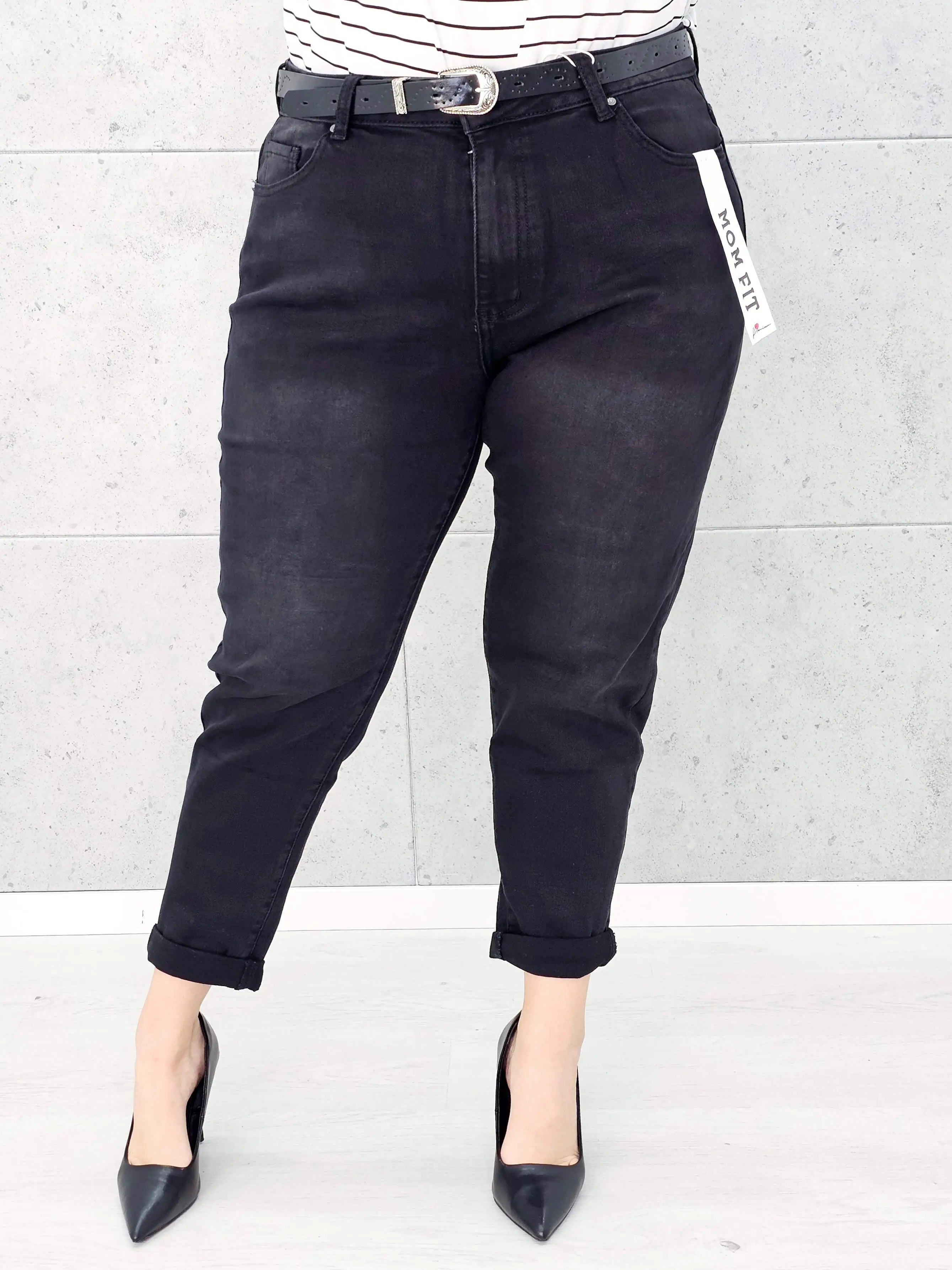 Czarne spodnie jeansowe StylowaXL Mom Fit – idealne dopasowanie w modzie plus size. Stylowa XL