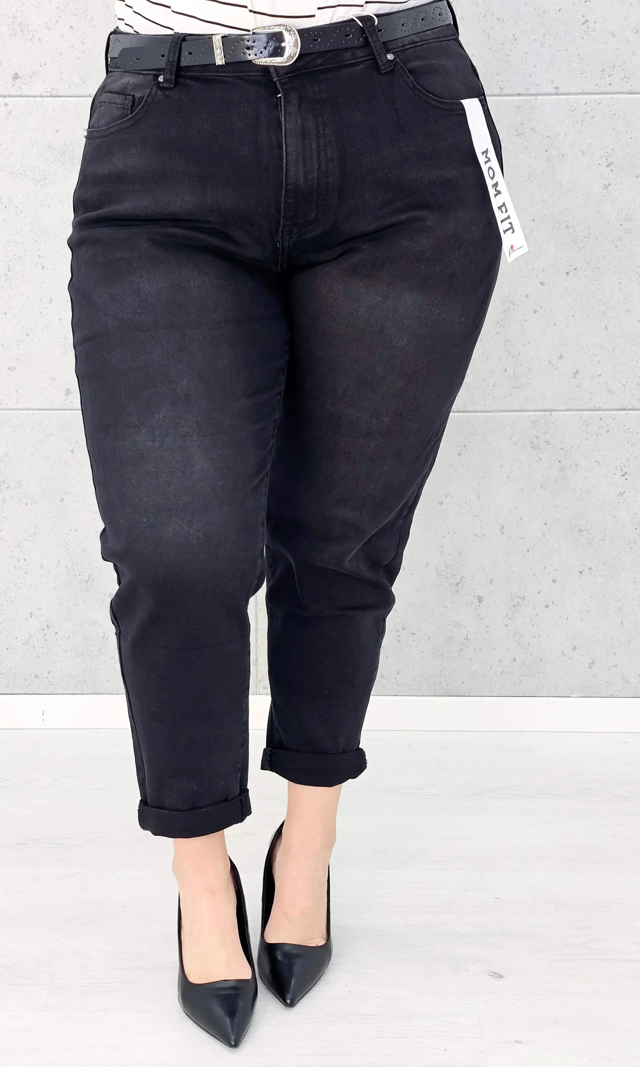 Czarne spodnie jeansowe StylowaXL Mom Fit – idealne dopasowanie w modzie plus size. Stylowa XL