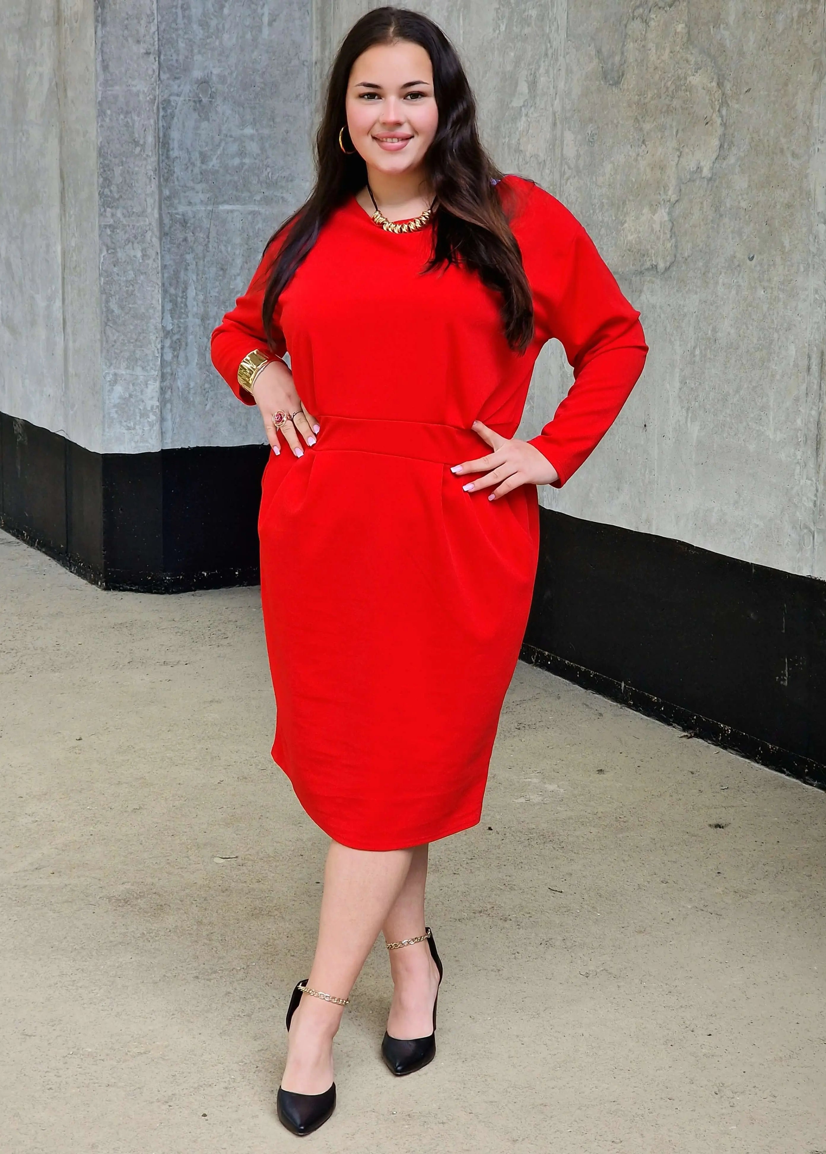 Czerwona sukienka plus size – elegancja, szyk i kobiecy charakter Stylowa XL