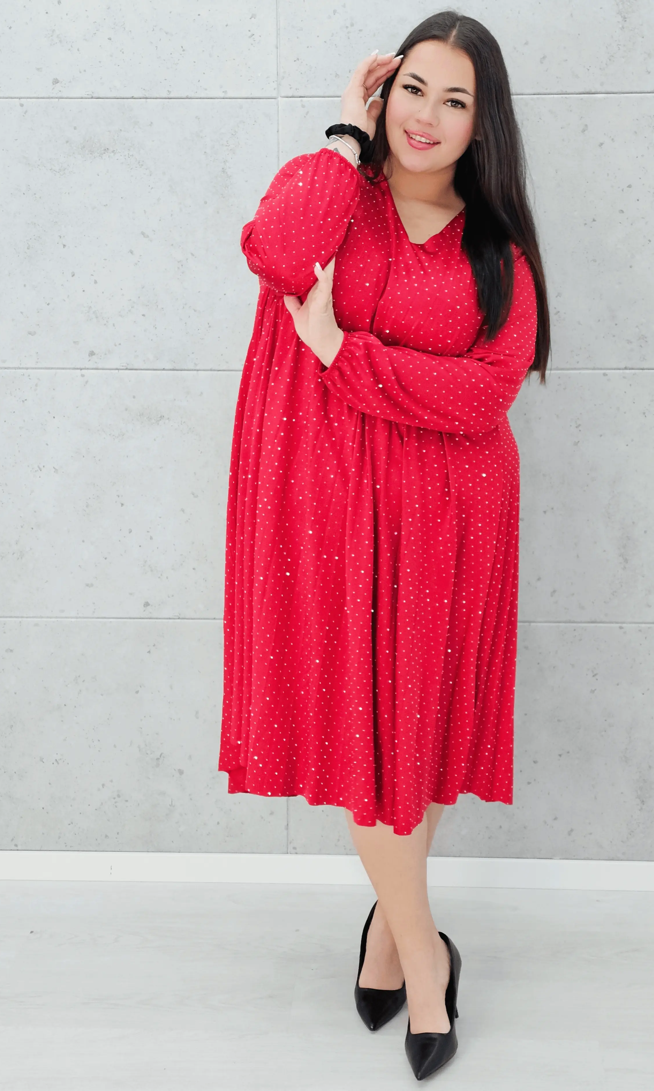 Czerwona sukienka w groszki z dekoltem V Stylowa XL