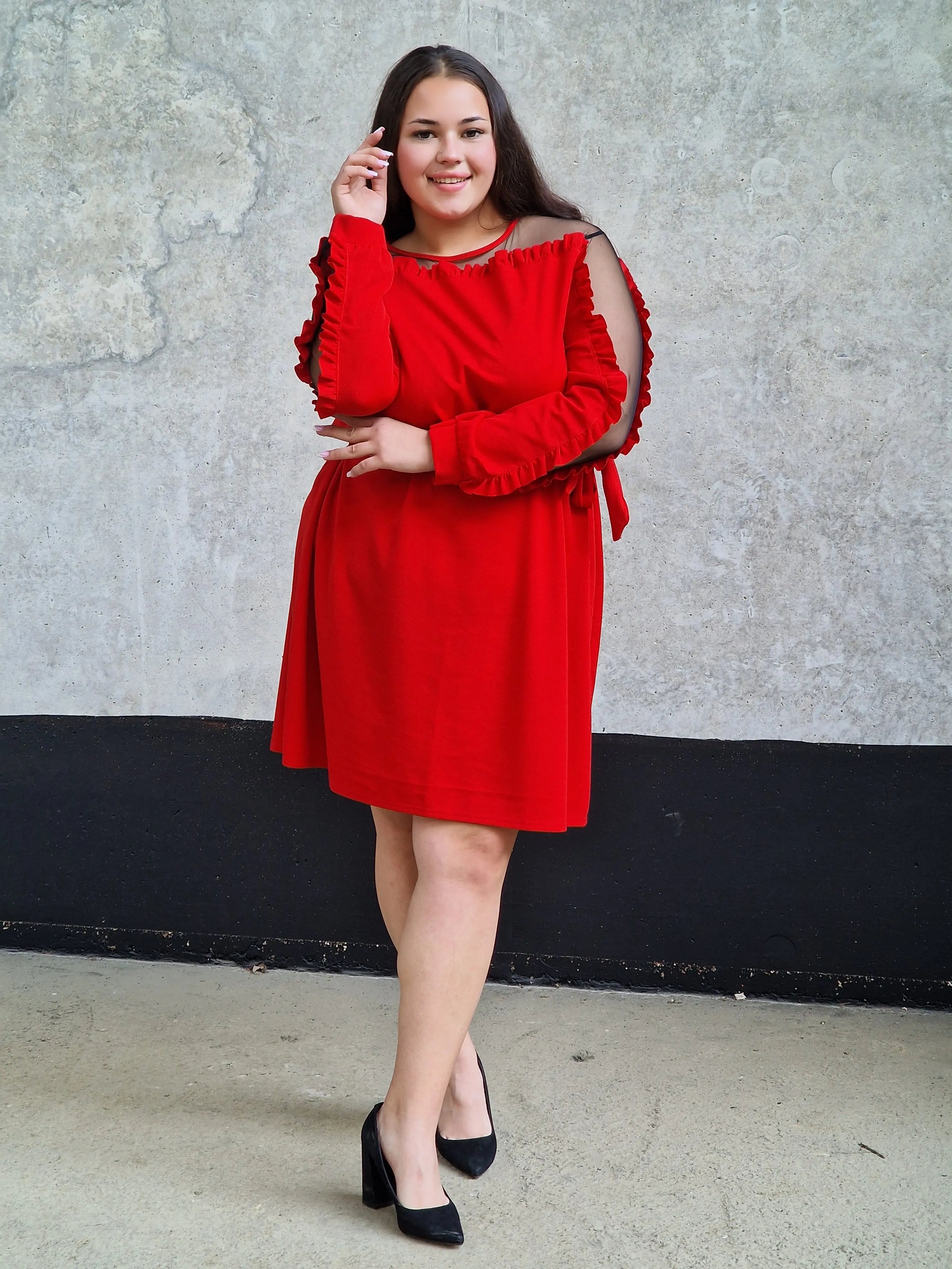 Czerwona sukienka z odkrytymi ramionami Stylowa XL