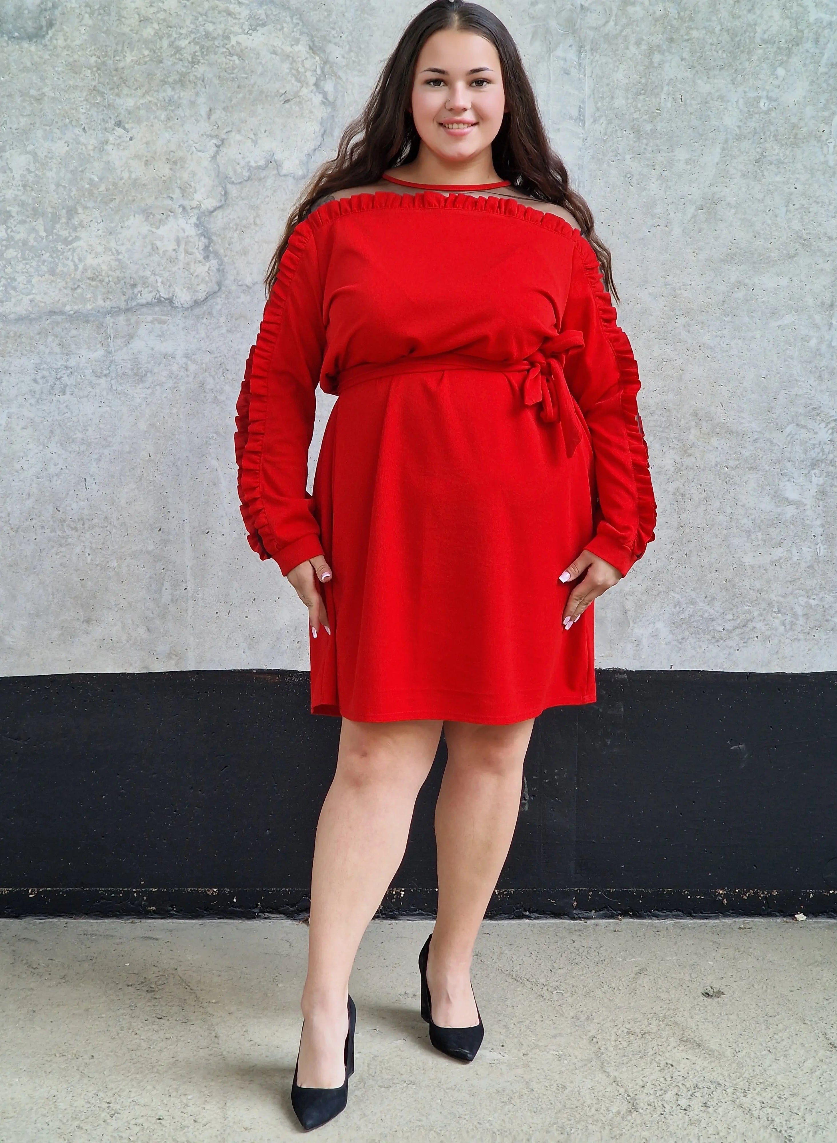 Czerwona sukienka z odkrytymi ramionami Stylowa XL