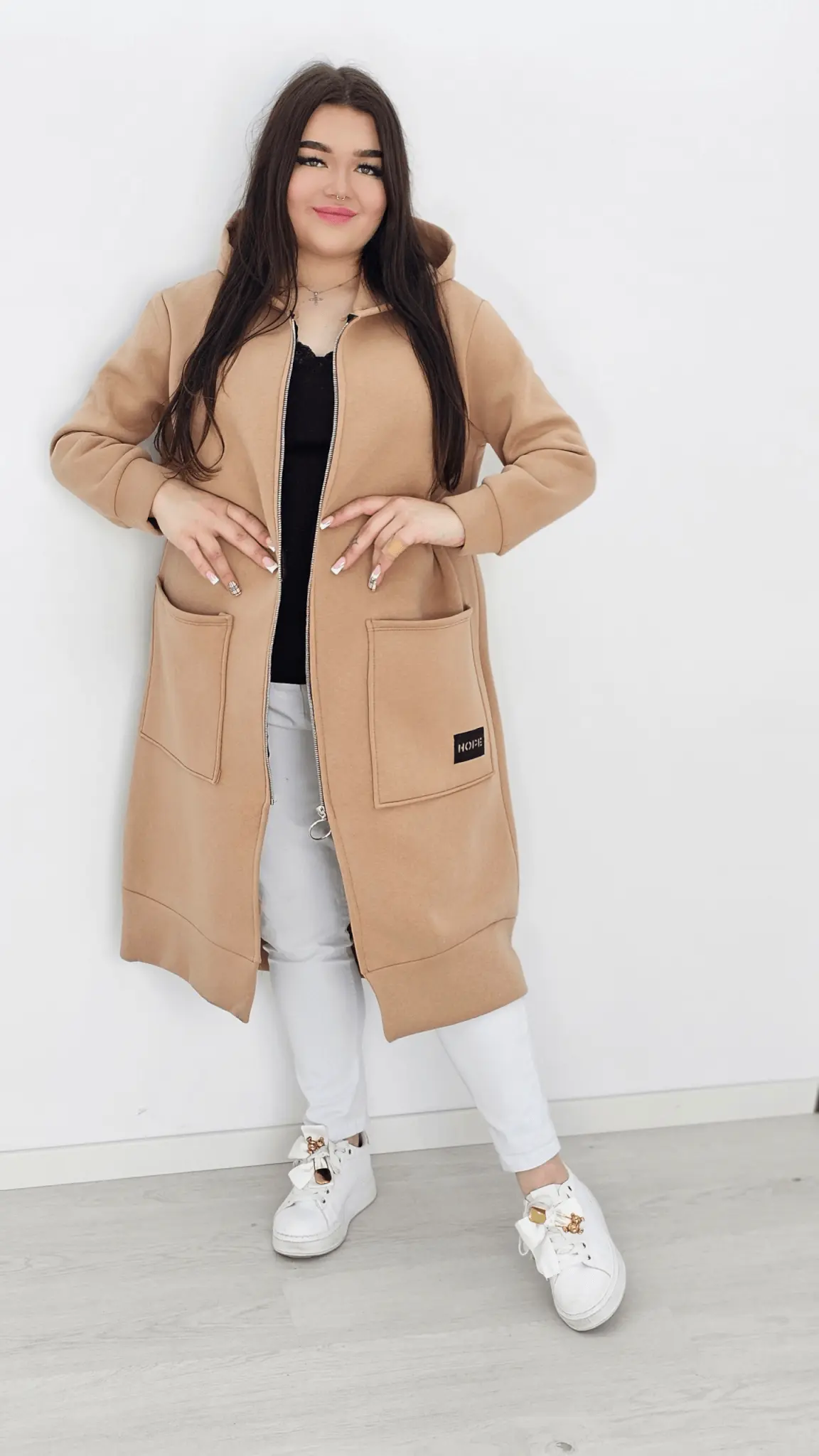 Długa bluza z kapturem – komfort i styl na co dzień - jasny brąz Stylowa XL