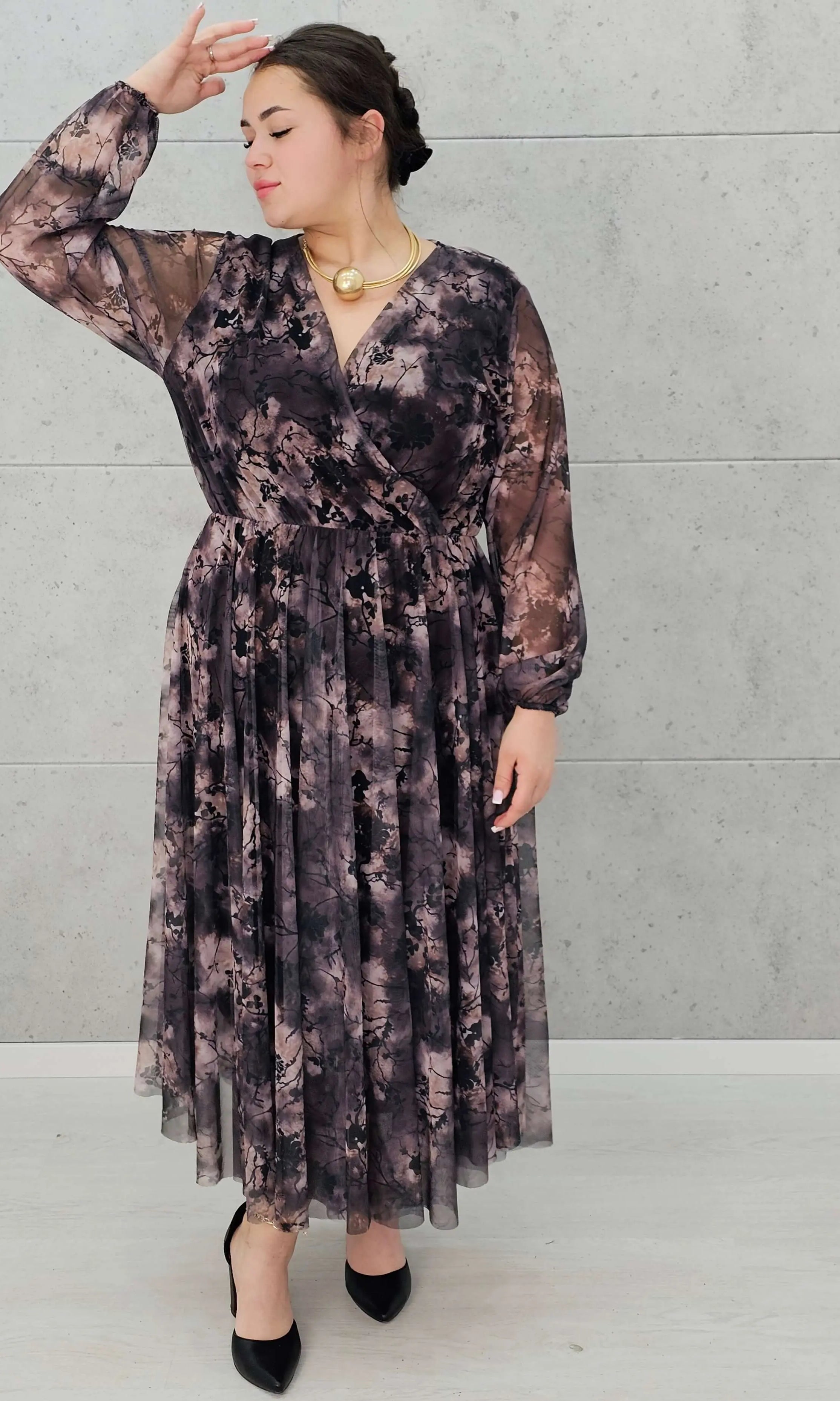 Długa sukienka plus size w print – elegancja, styl i wygoda w jednym Stylowa XL