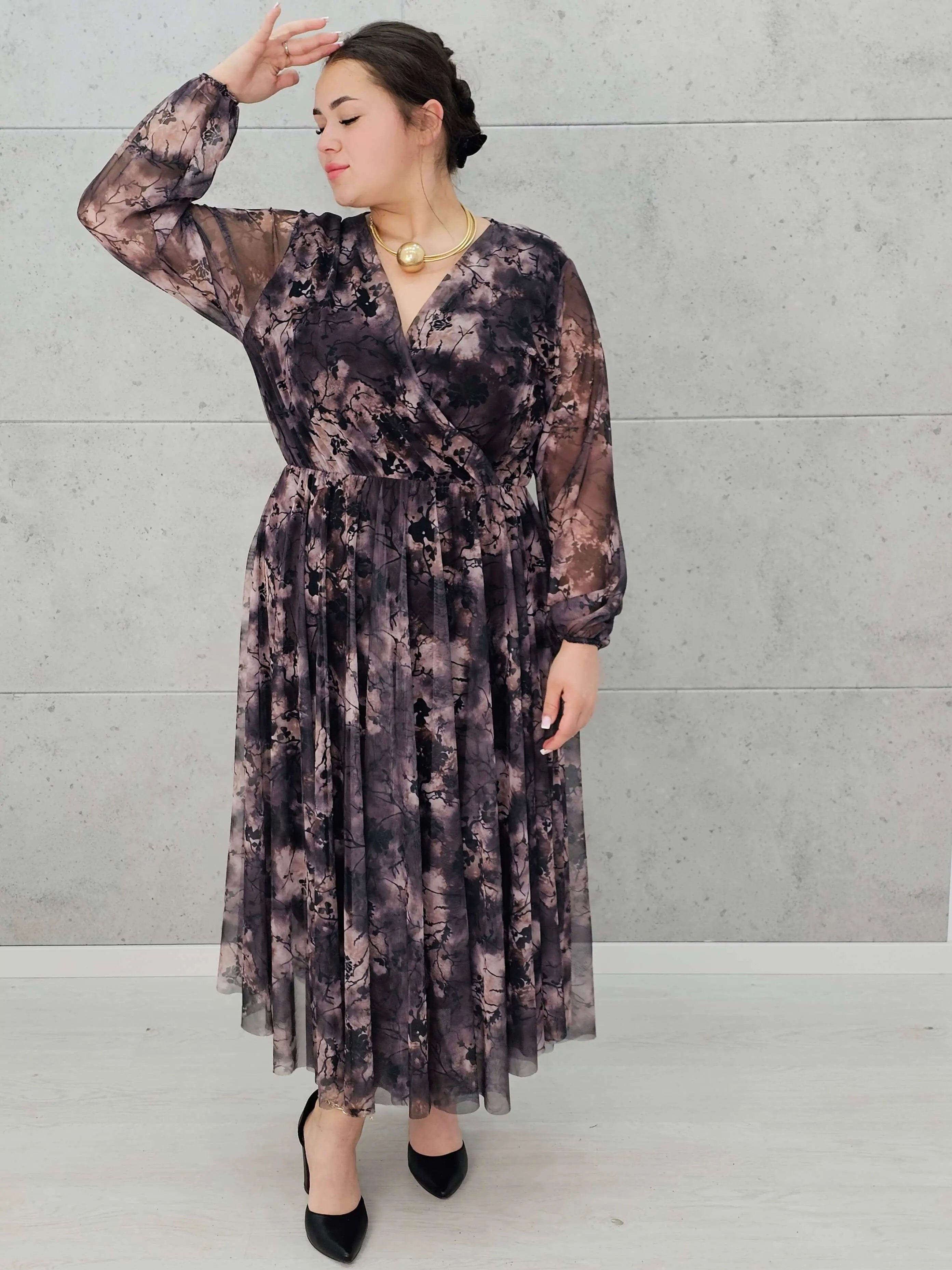 Długa sukienka plus size w print – elegancja, styl i wygoda w jednym Stylowa XL