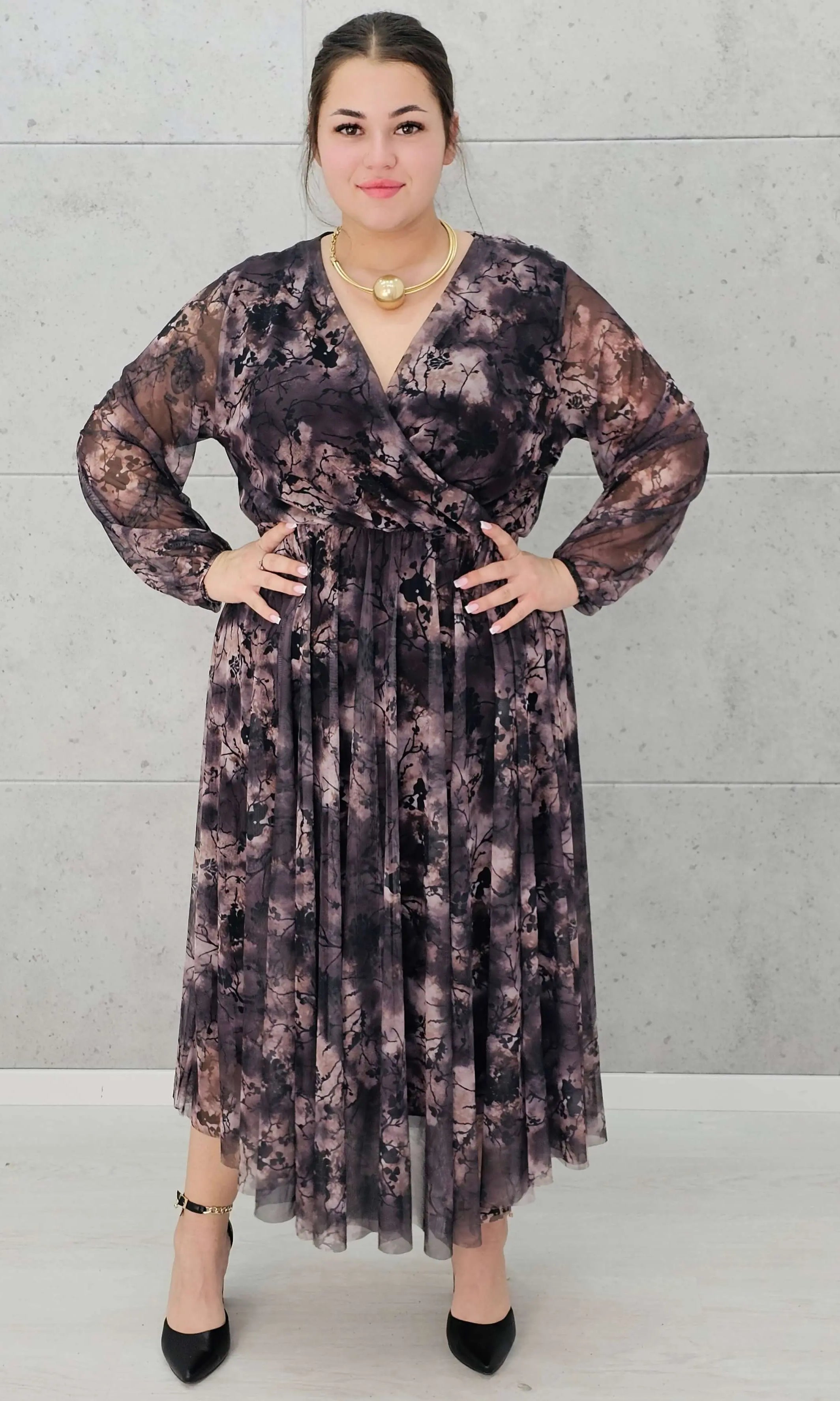 Długa sukienka plus size w print – elegancja, styl i wygoda w jednym Stylowa XL