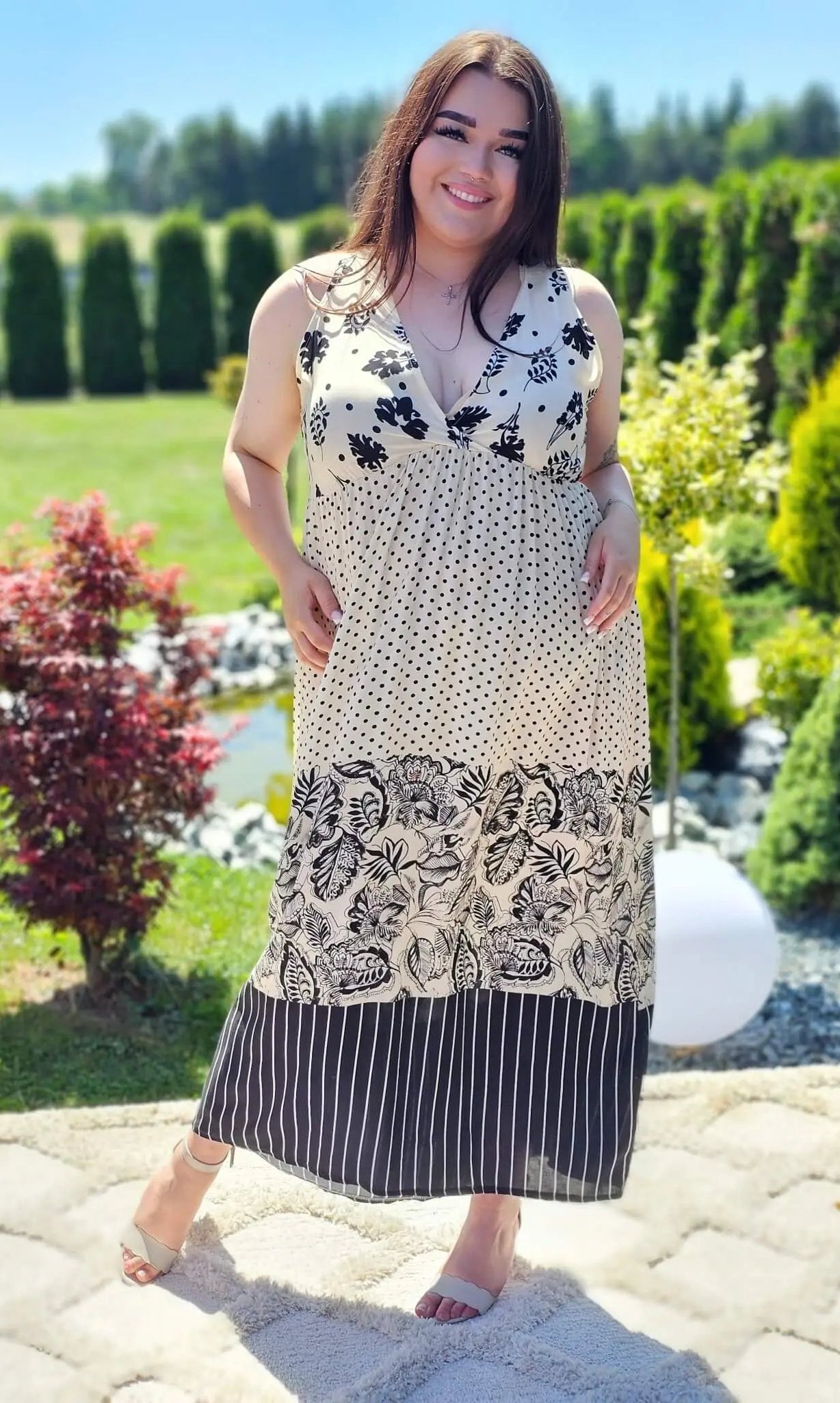 Długa sukienka w wzory Stylowa XL