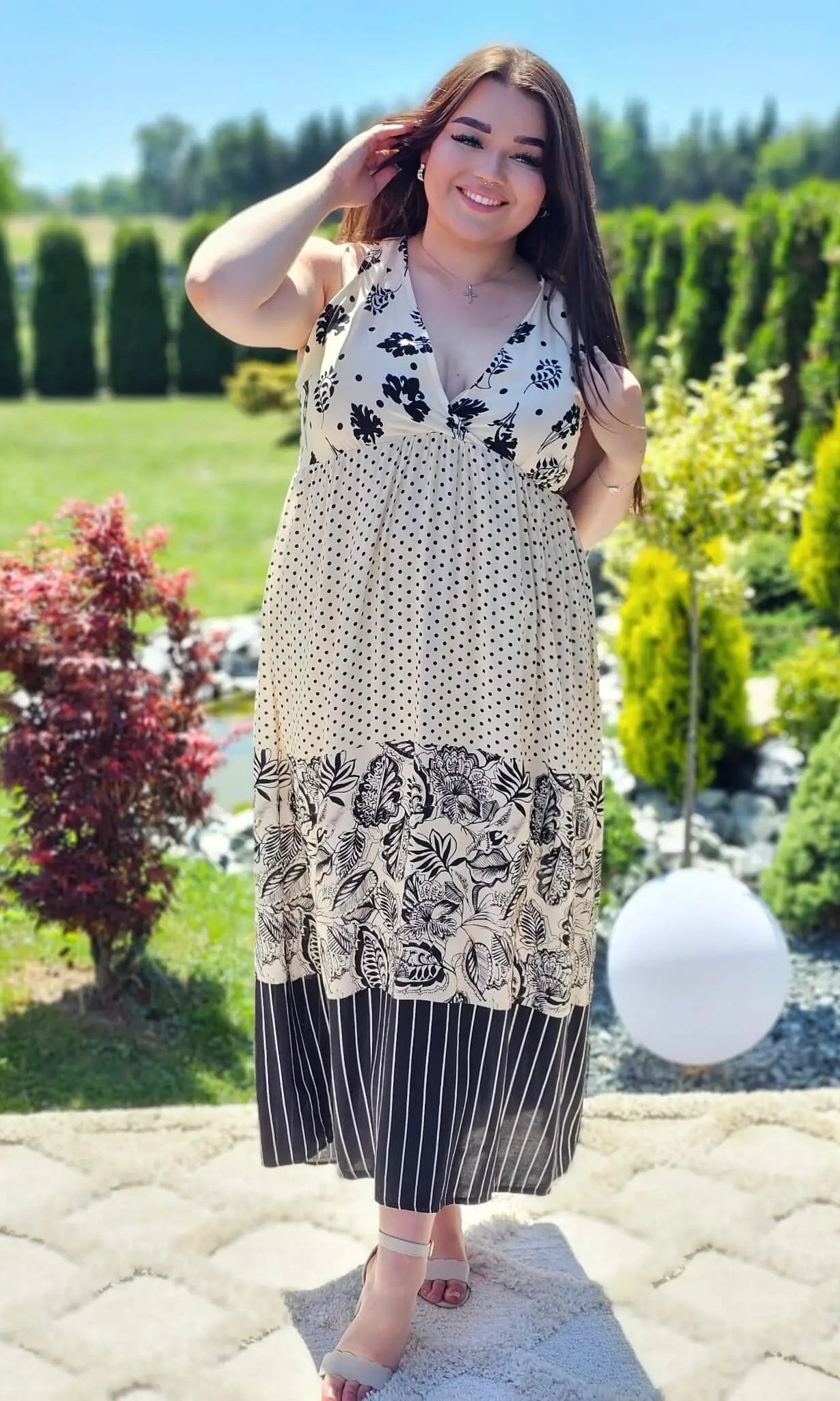 Długa sukienka w wzory Stylowa XL