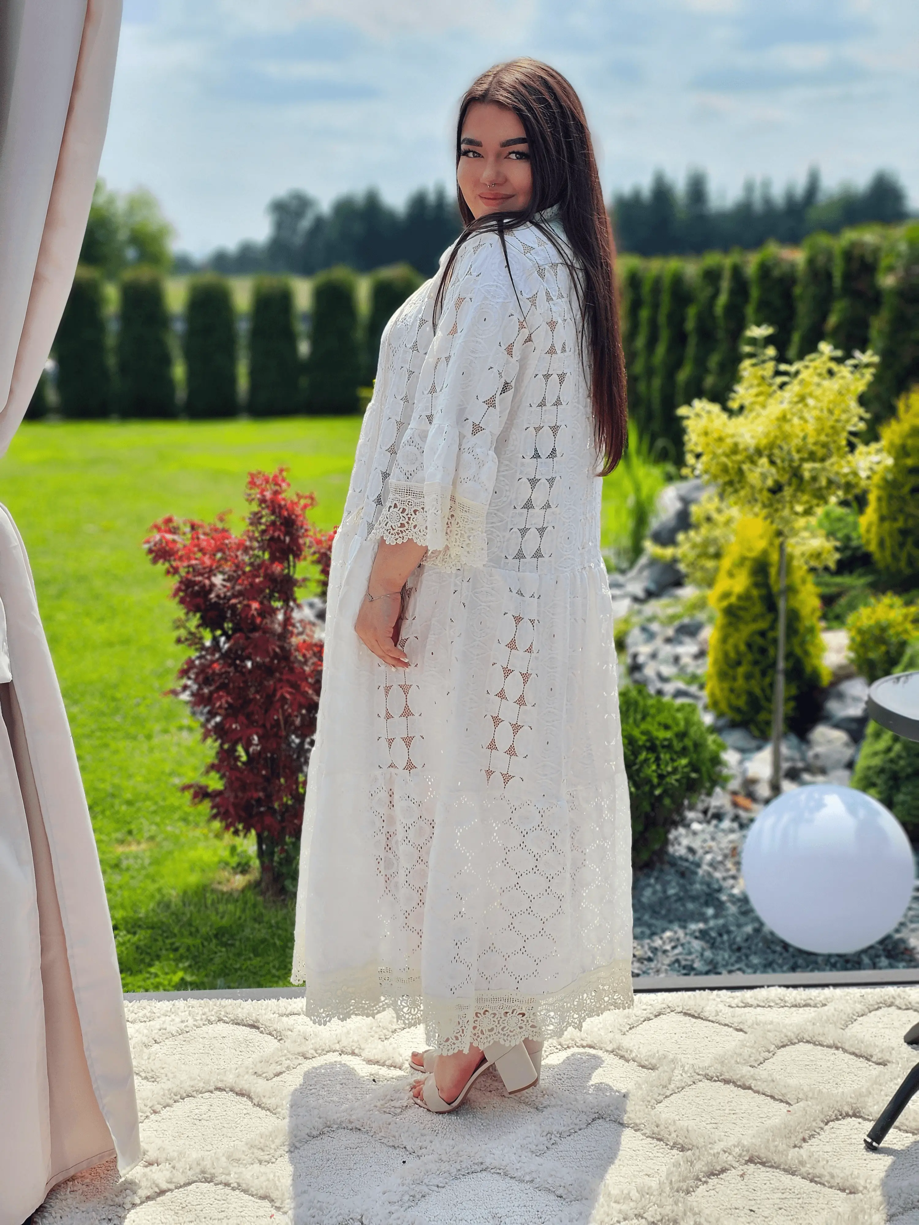 Długa sukienka z haftem angielskim Stylowa XL