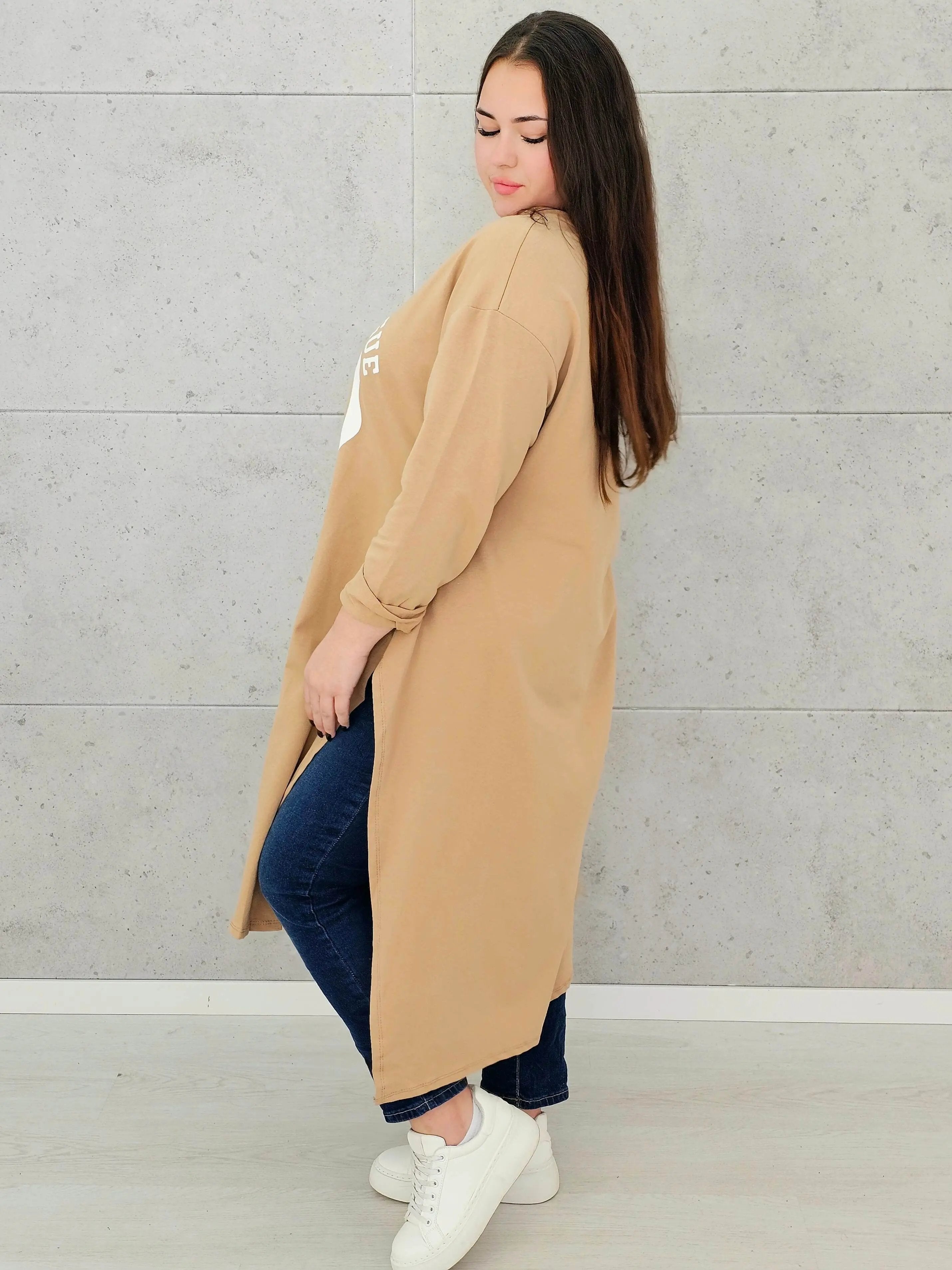 Długa tunika oversize z nadrukiem California– moda dla kobiet plus size Stylowa XL
