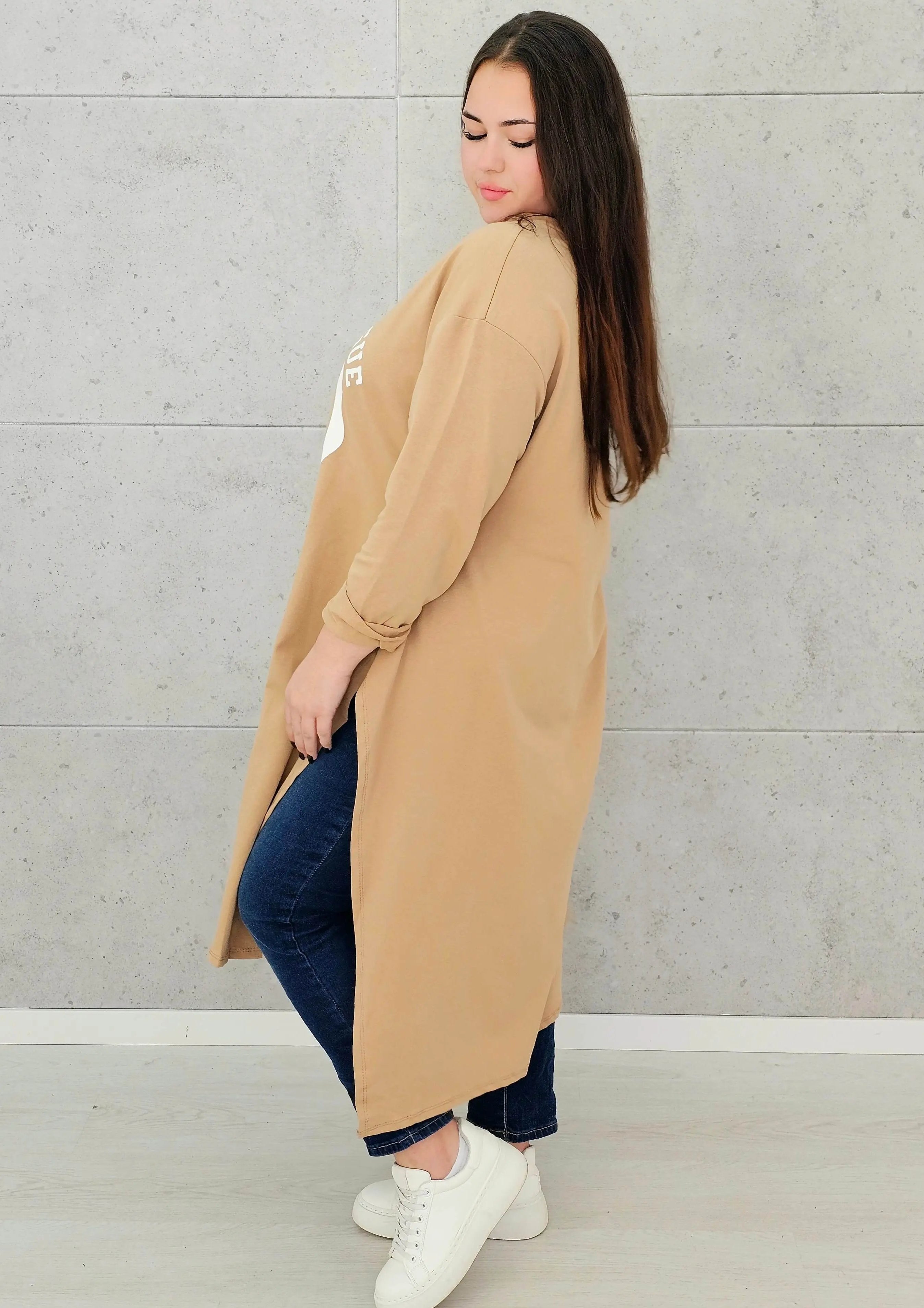 Długa tunika oversize z nadrukiem California– moda dla kobiet plus size Stylowa XL