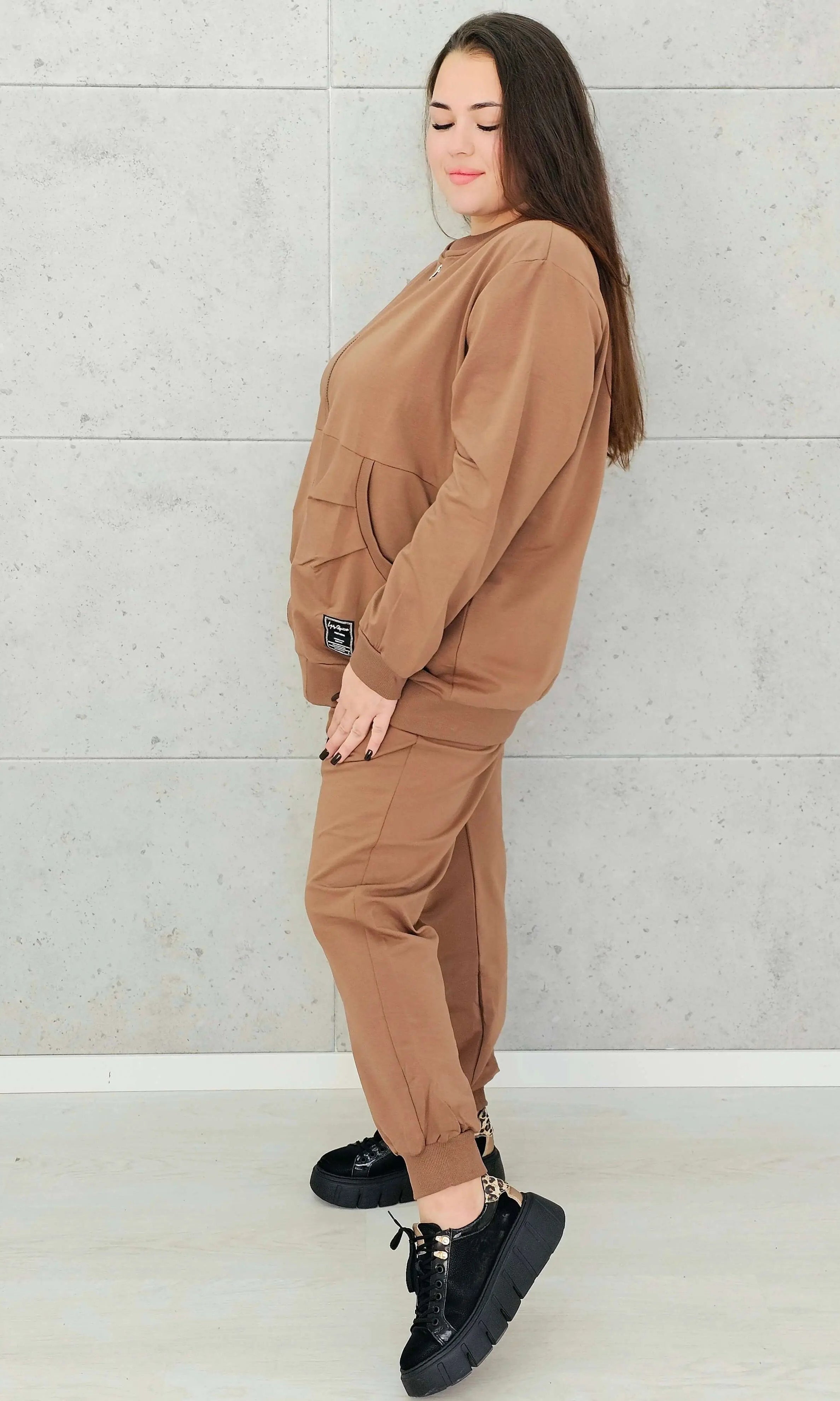 Dres damski dwuczęściowy z bluzą na zamek –moda dla kobiet plus size Stylowa XL