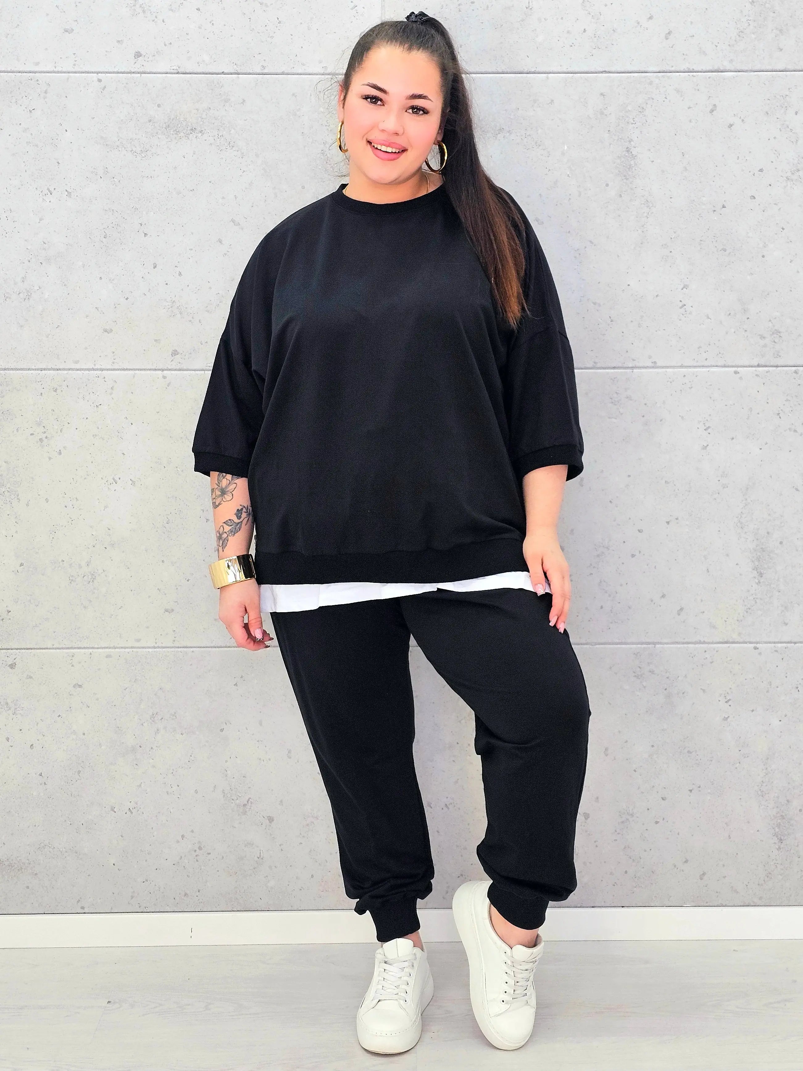 Dres plus size czarny – komfortowy komplet XXL dla kobiet ceniących styl i wygodę Stylowa XL