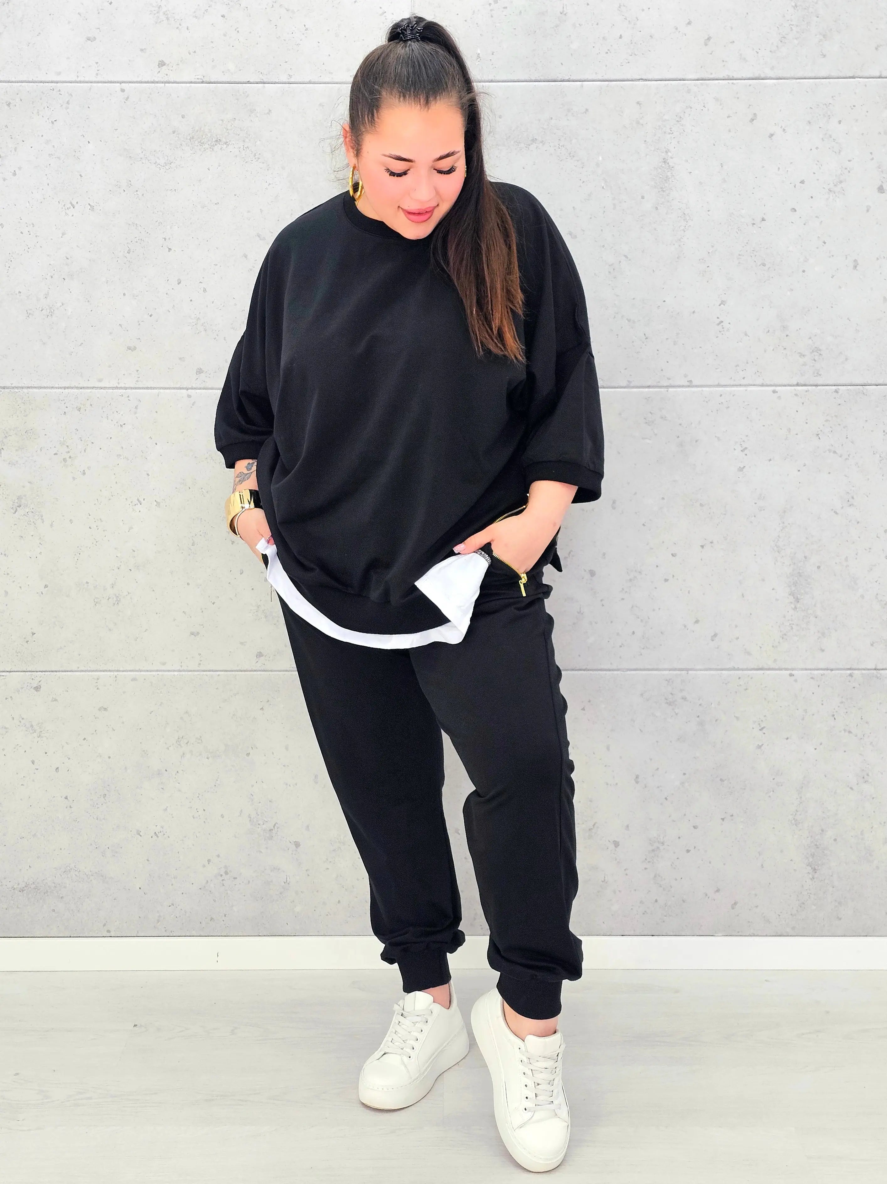 Dres plus size czarny – komfortowy komplet XXL dla kobiet ceniących styl i wygodę Stylowa XL