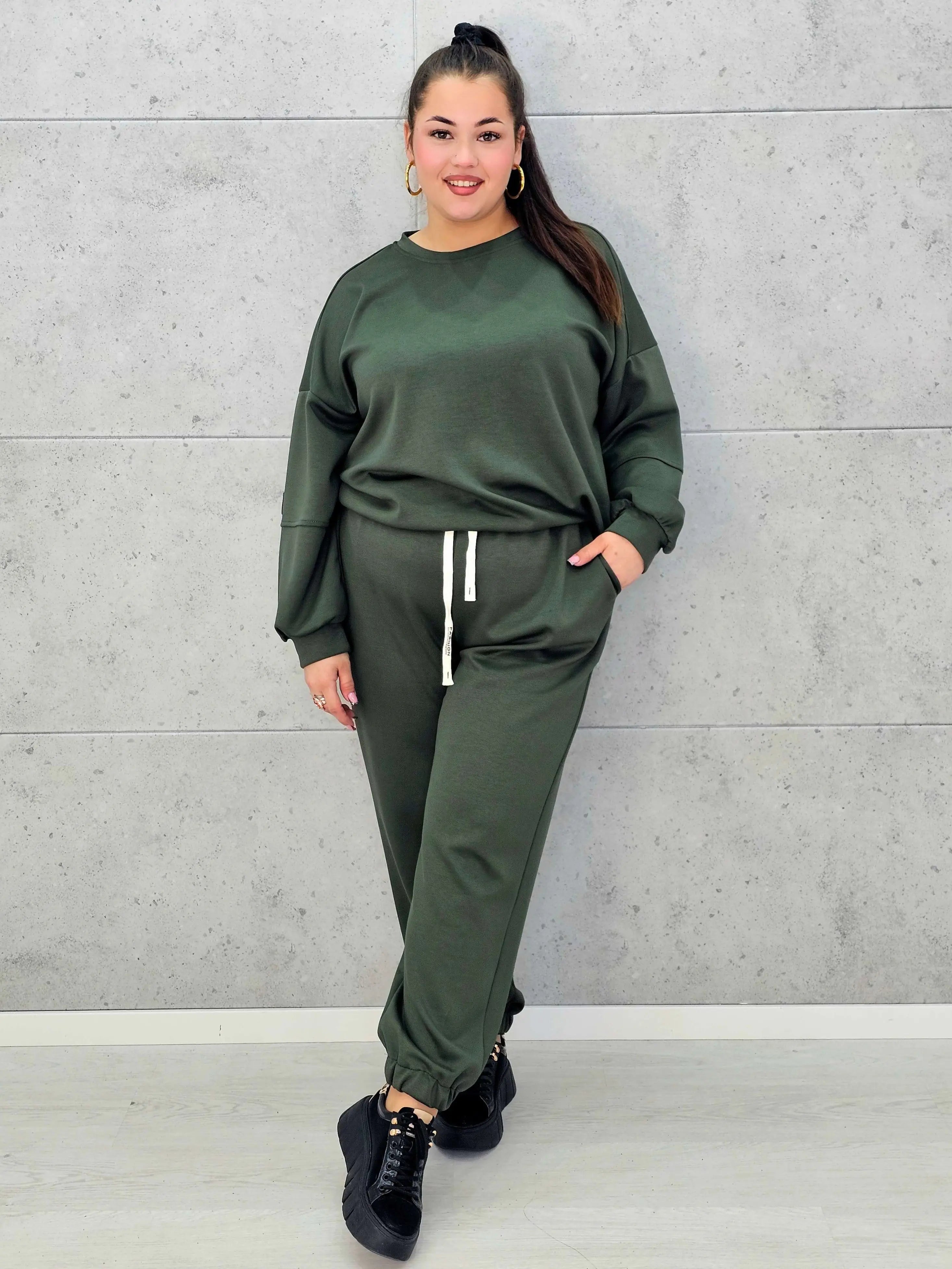 Dres plus size z wygodnej dzianiny – styl i komfort w jednym Stylowa XL Stylowa XL