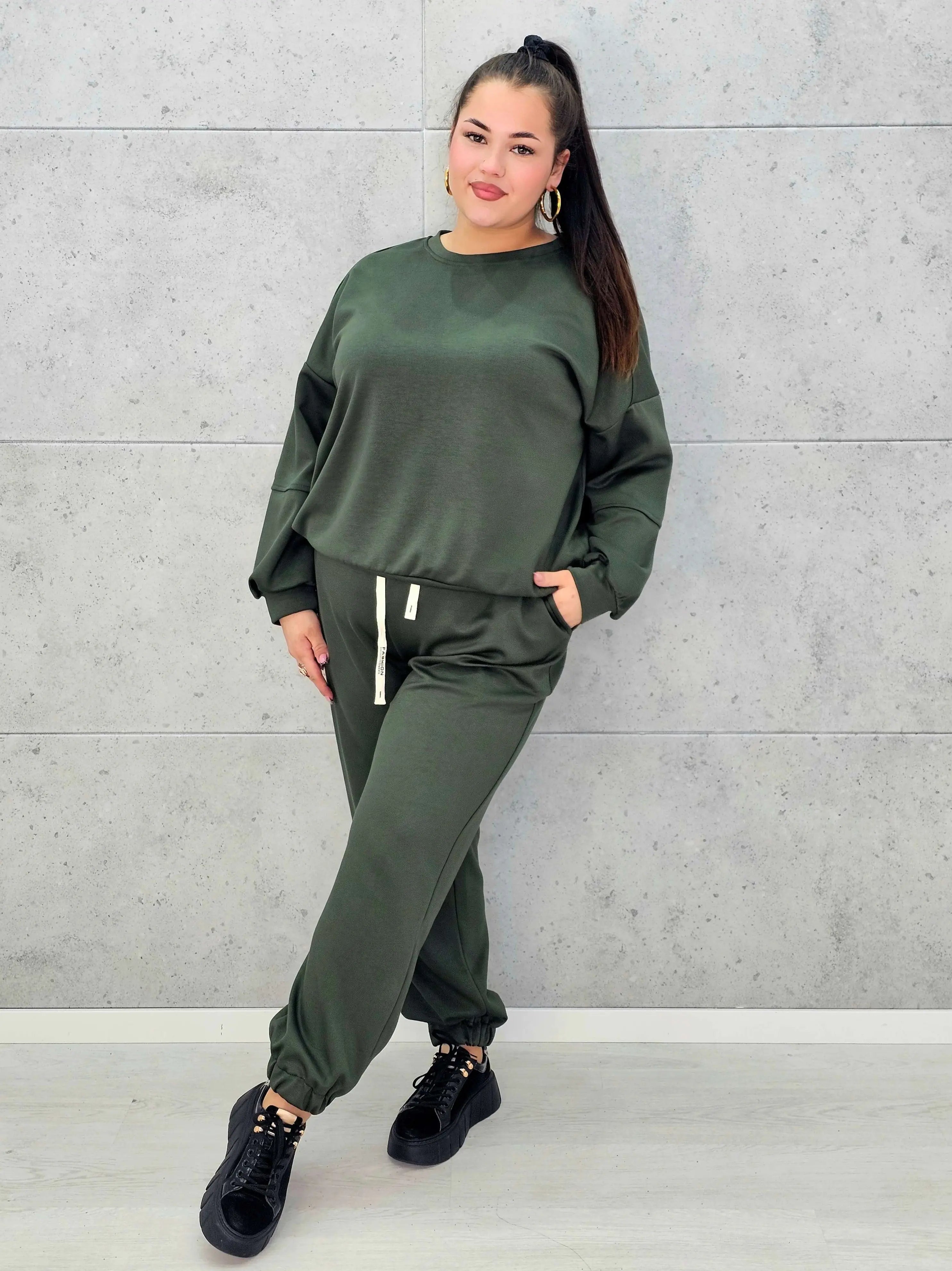 Dres plus size z wygodnej dzianiny – styl i komfort w jednym Stylowa XL Stylowa XL