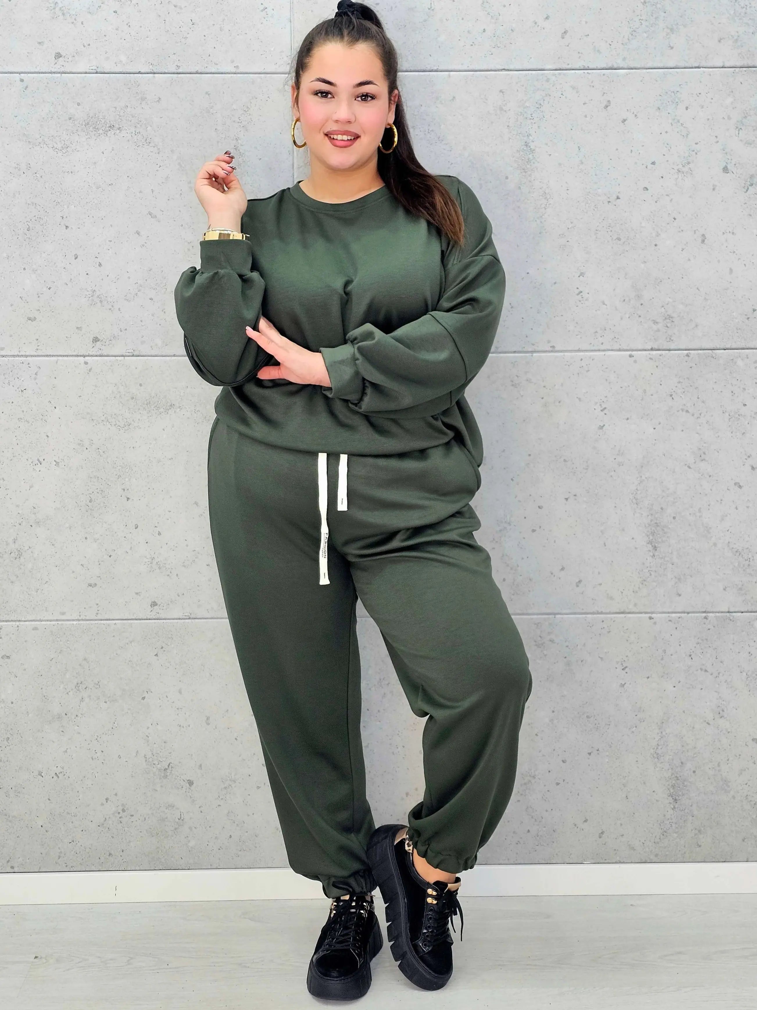 Dres plus size z wygodnej dzianiny – styl i komfort w jednym Stylowa XL Stylowa XL