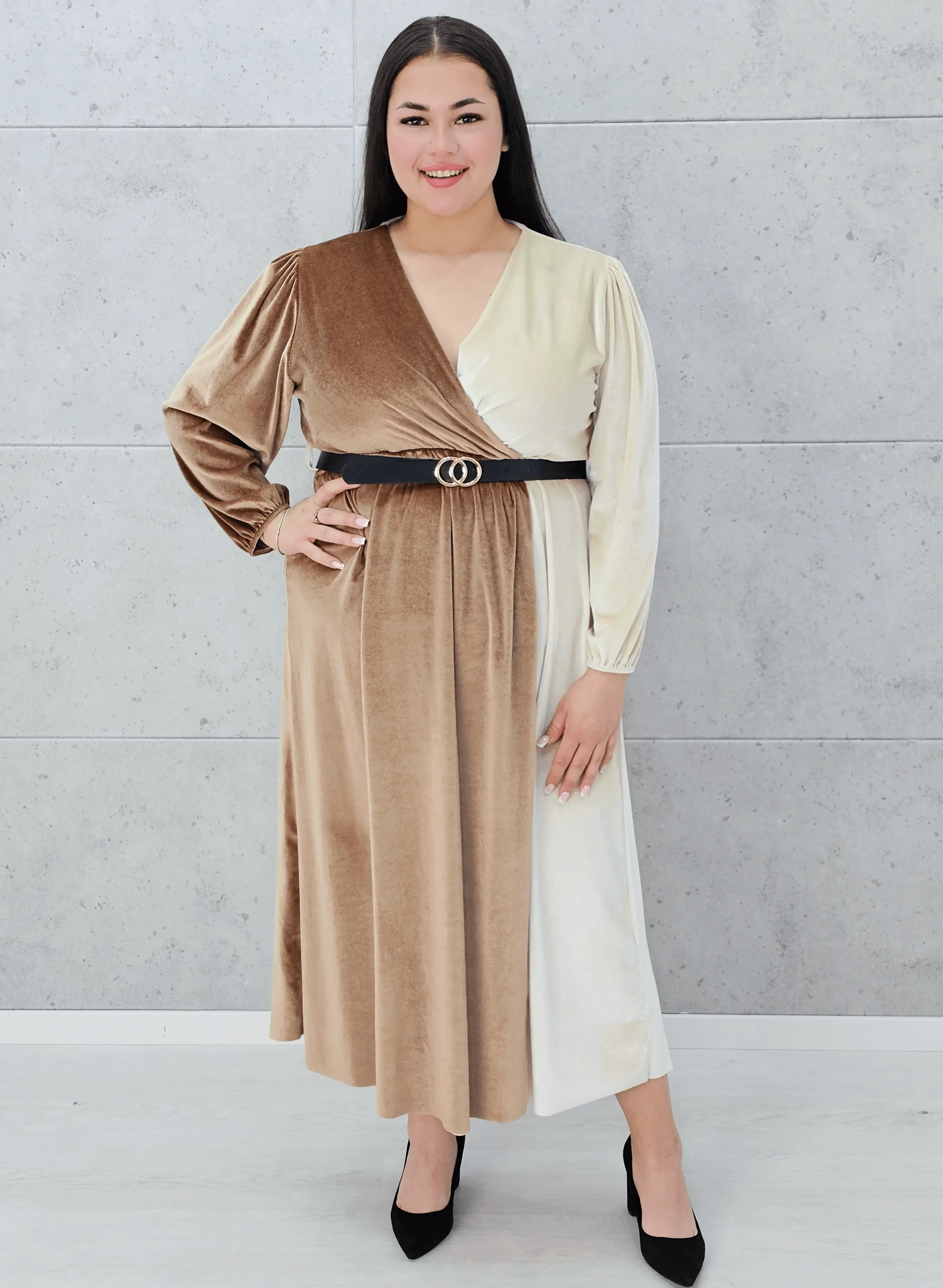 Dwukolorowa sukienka welurowa Stylowa XL