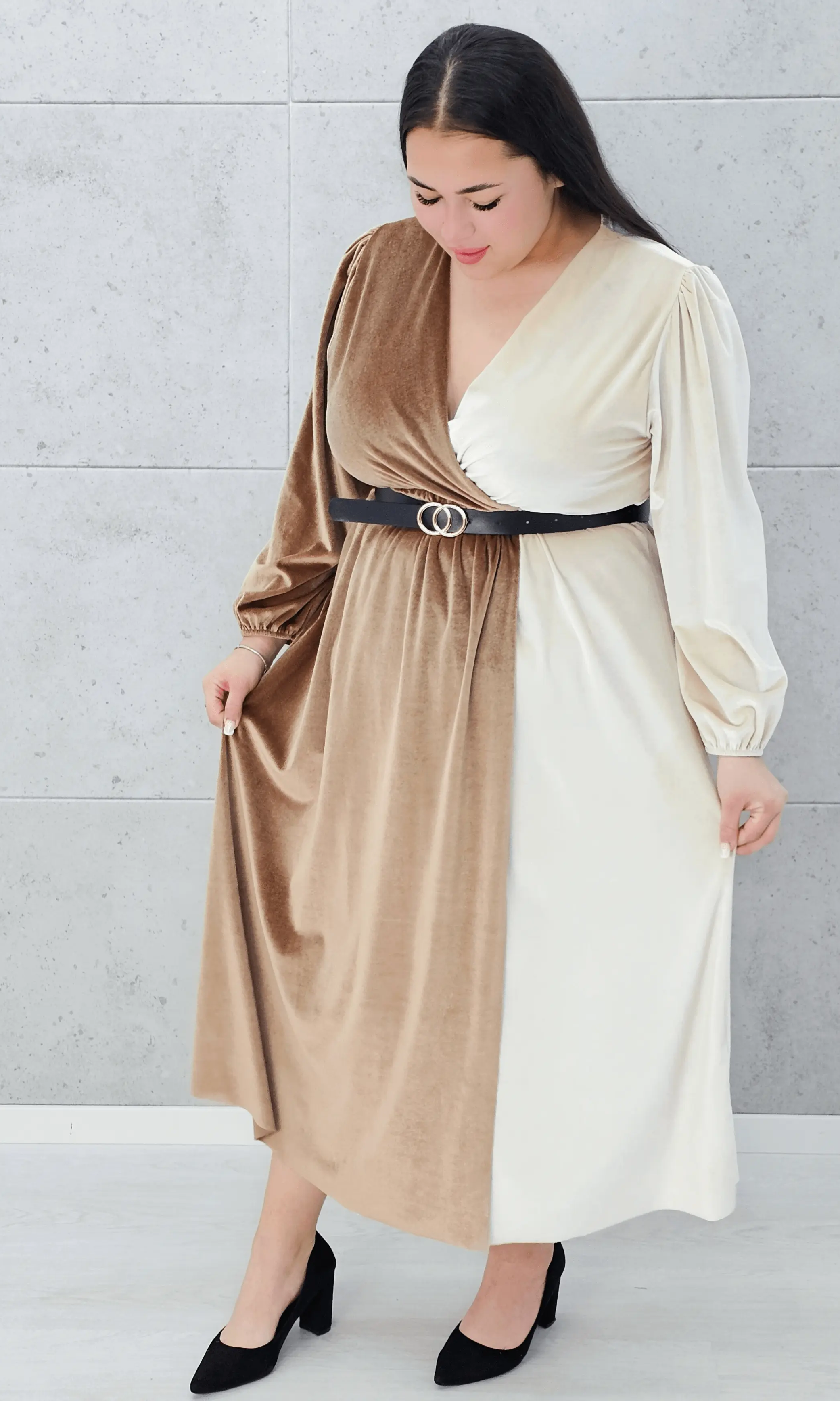 Dwukolorowa sukienka welurowa Stylowa XL