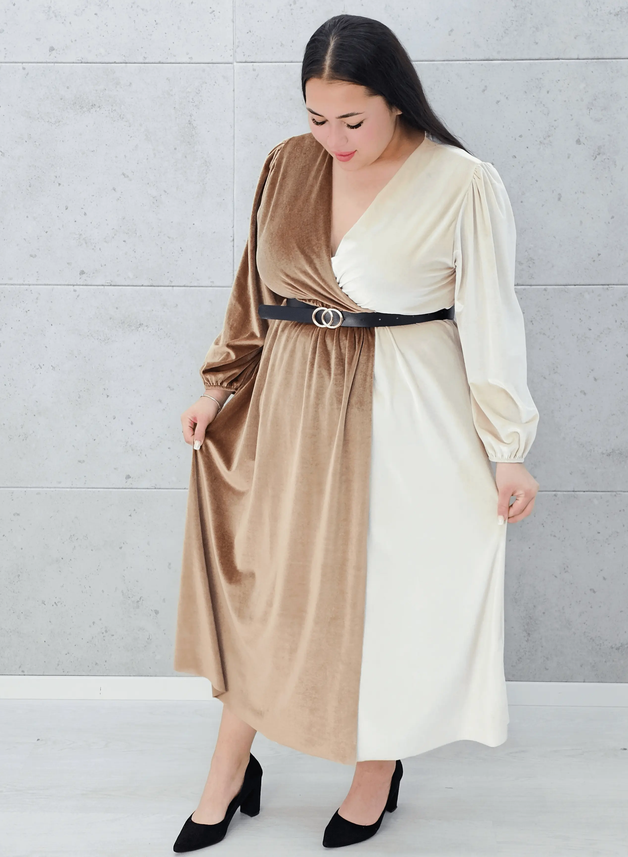 Dwukolorowa sukienka welurowa Stylowa XL