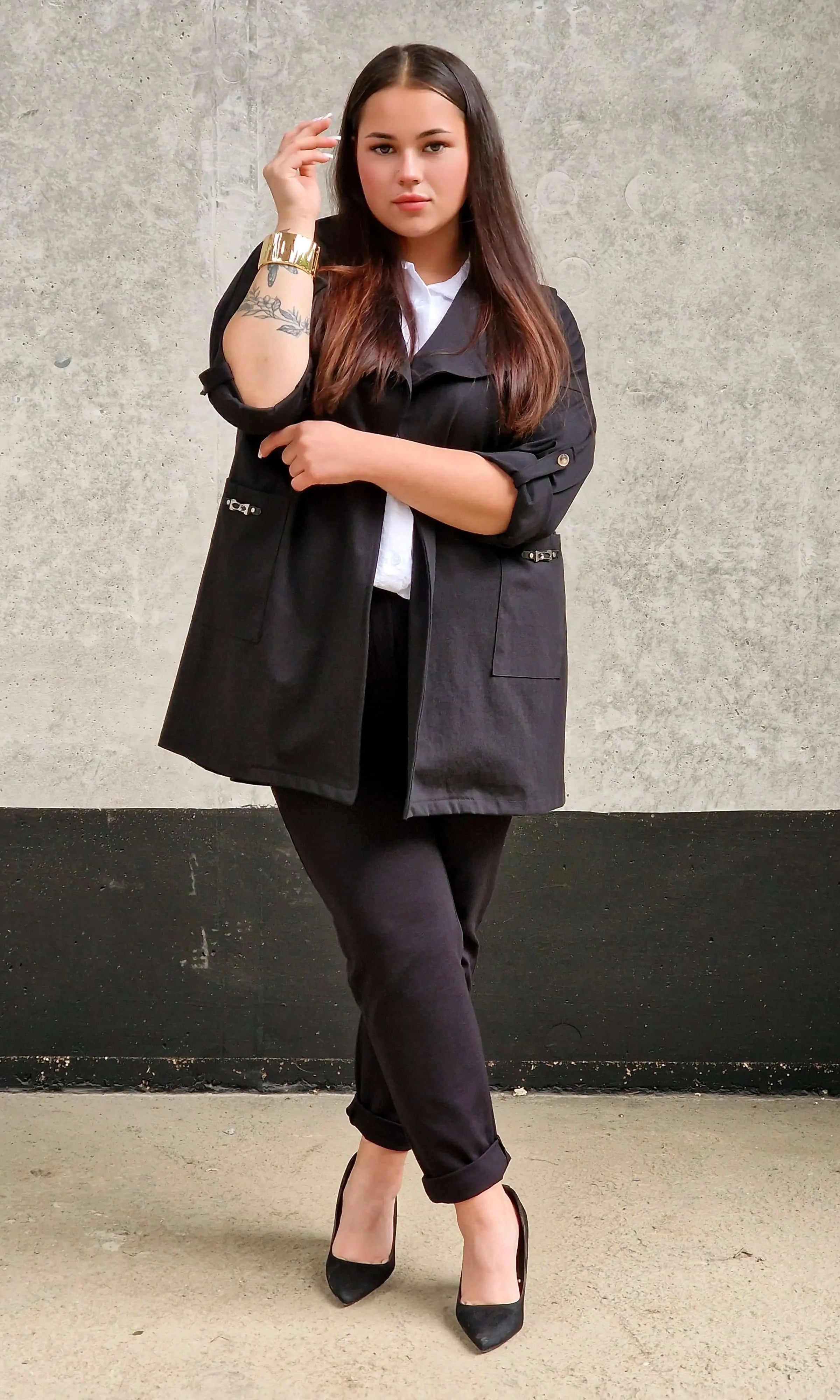 Elegancka Narzutka Plus Size Czarna - Styl i Komfort Stylowa XL