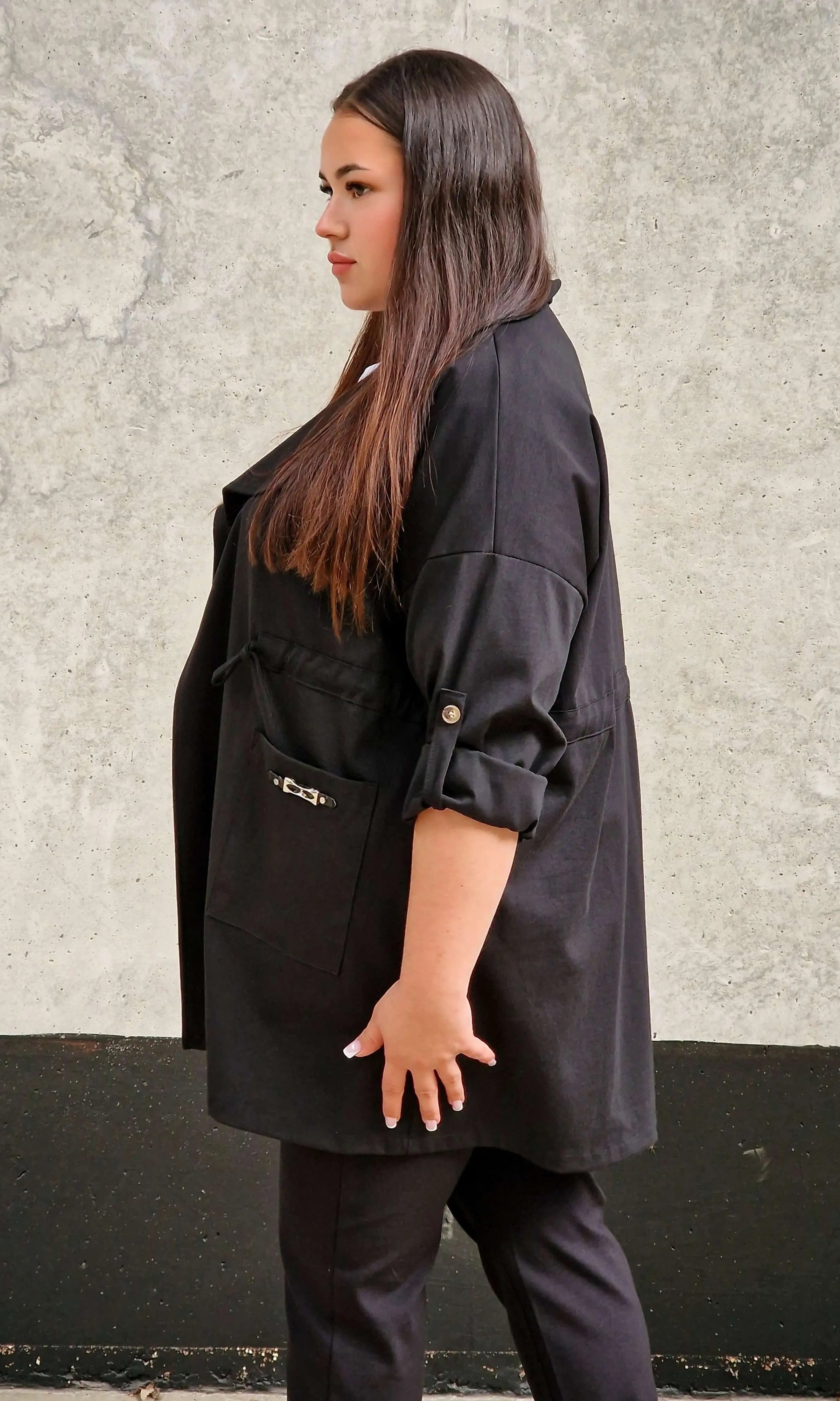 Elegancka Narzutka Plus Size Czarna - Styl i Komfort Stylowa XL