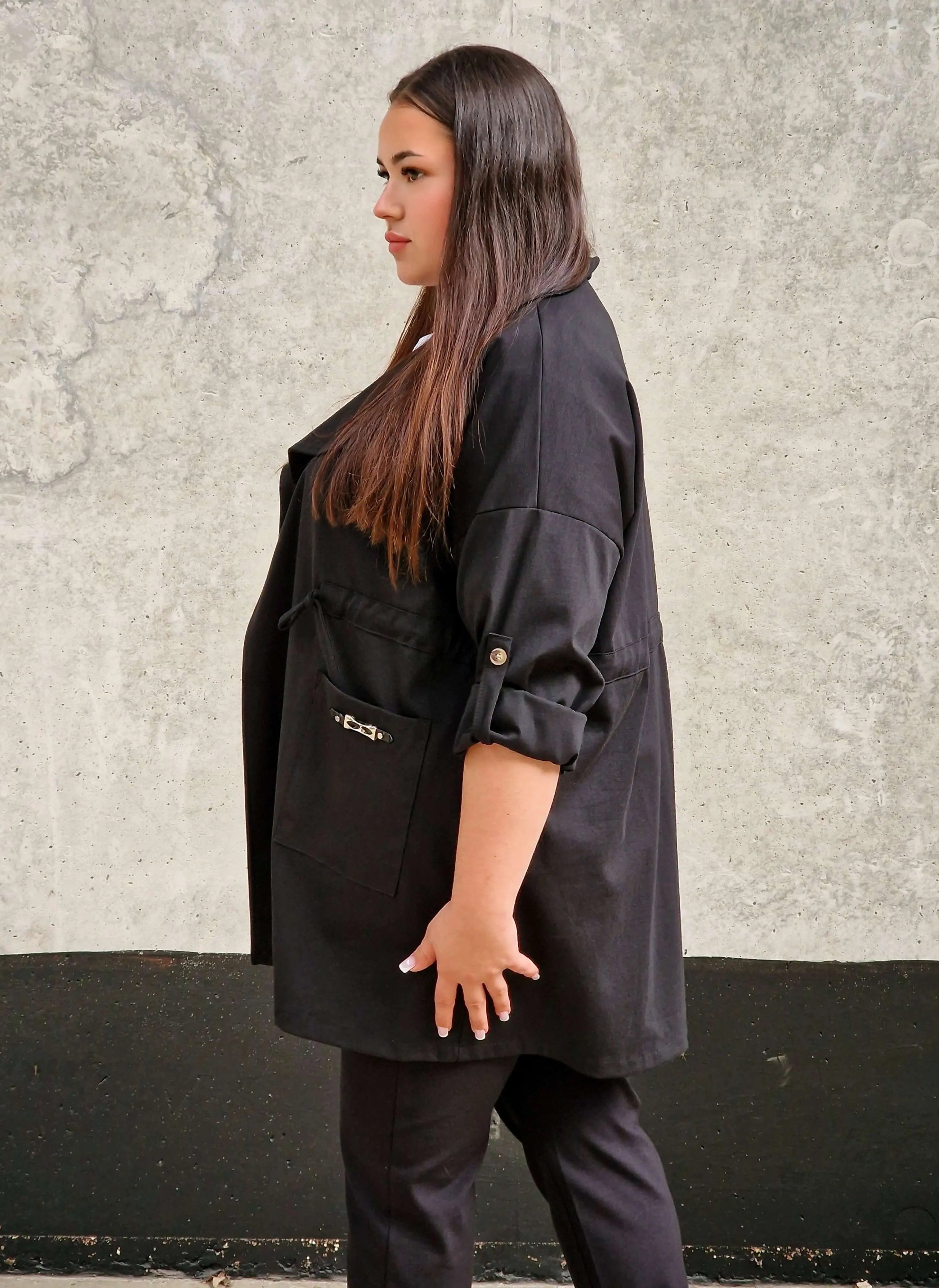Elegancka Narzutka Plus Size Czarna - Styl i Komfort Stylowa XL