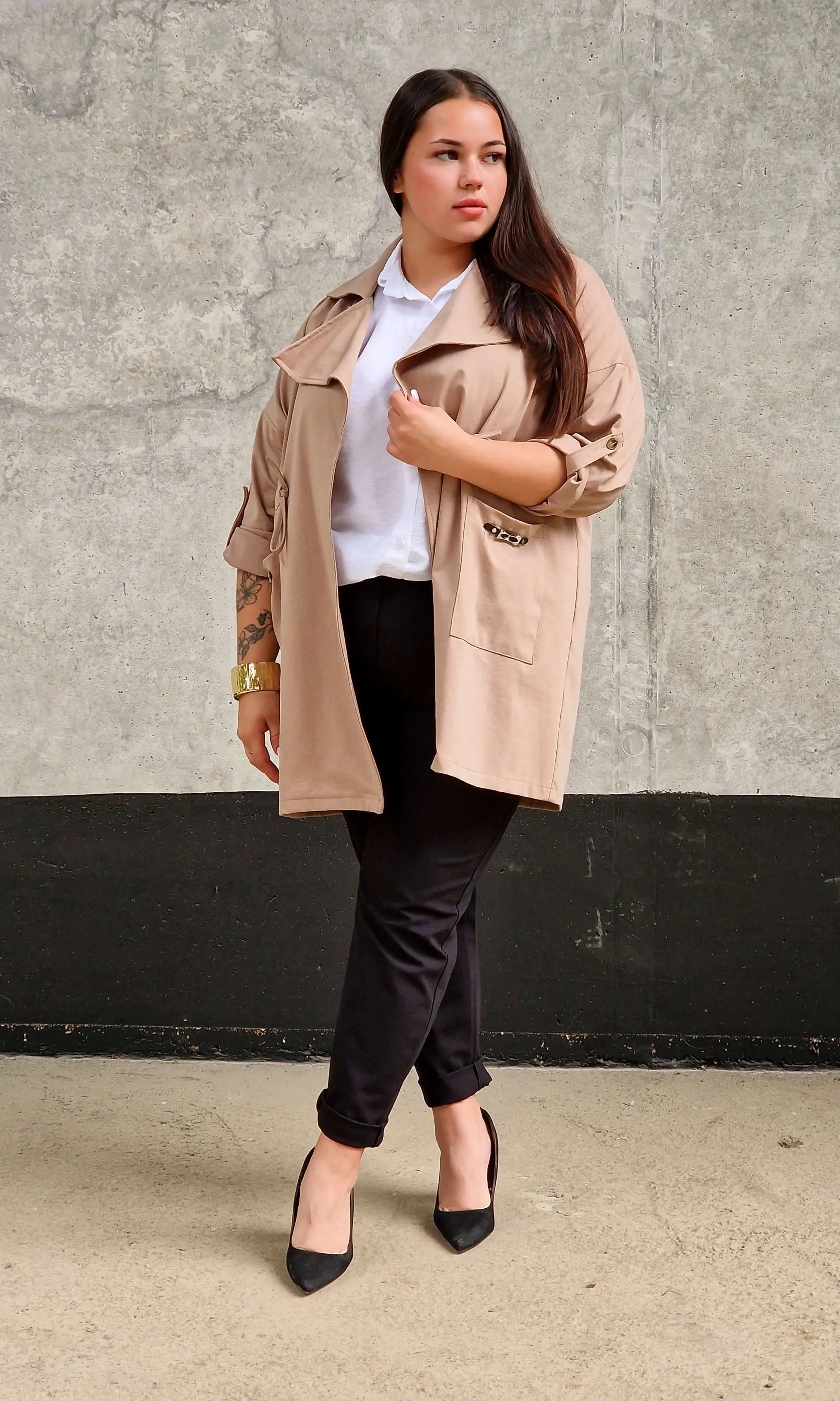 Elegancka Narzutka Plus Size Jasny Beż- Styl i Komfort Stylowa XL