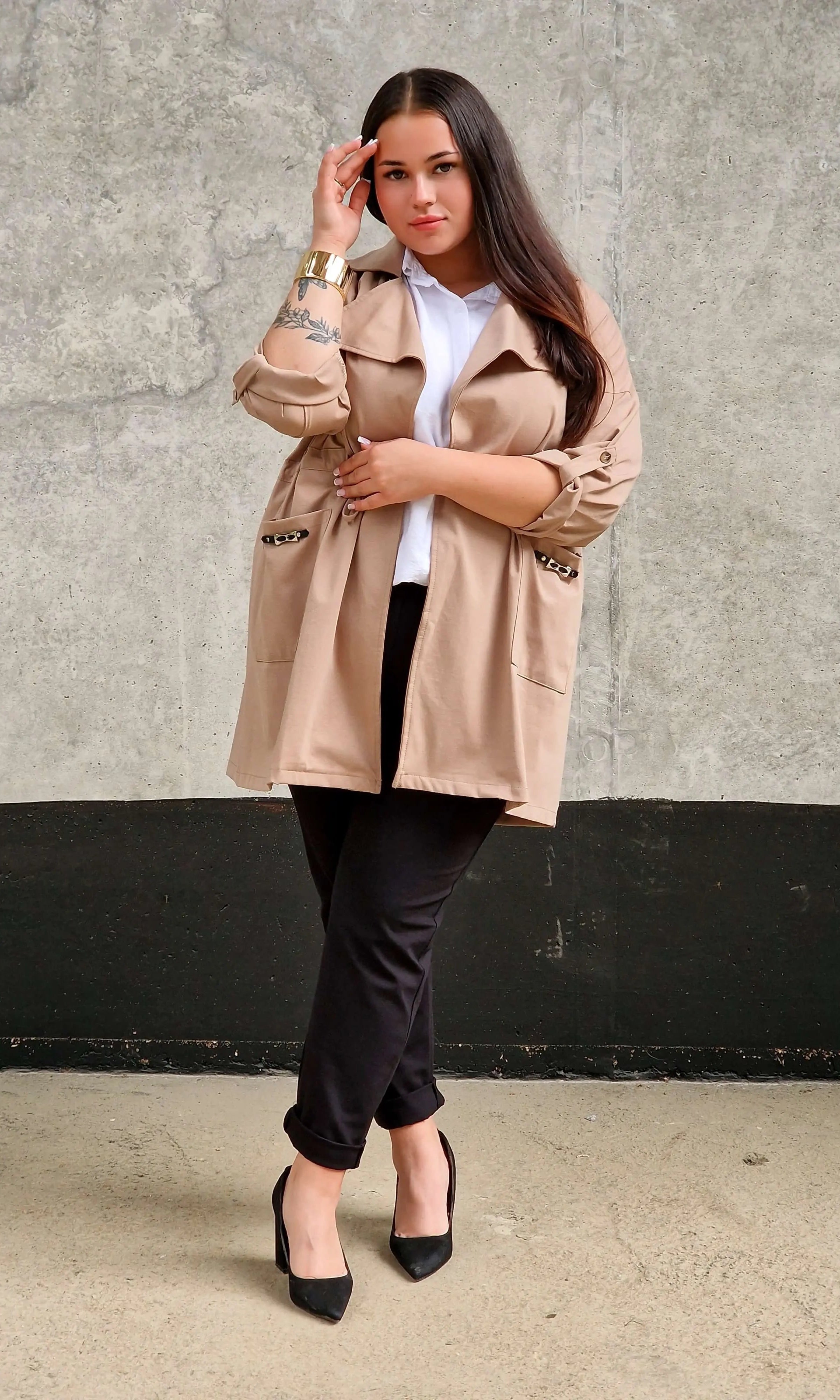 Elegancka Narzutka Plus Size Jasny Beż- Styl i Komfort Stylowa XL