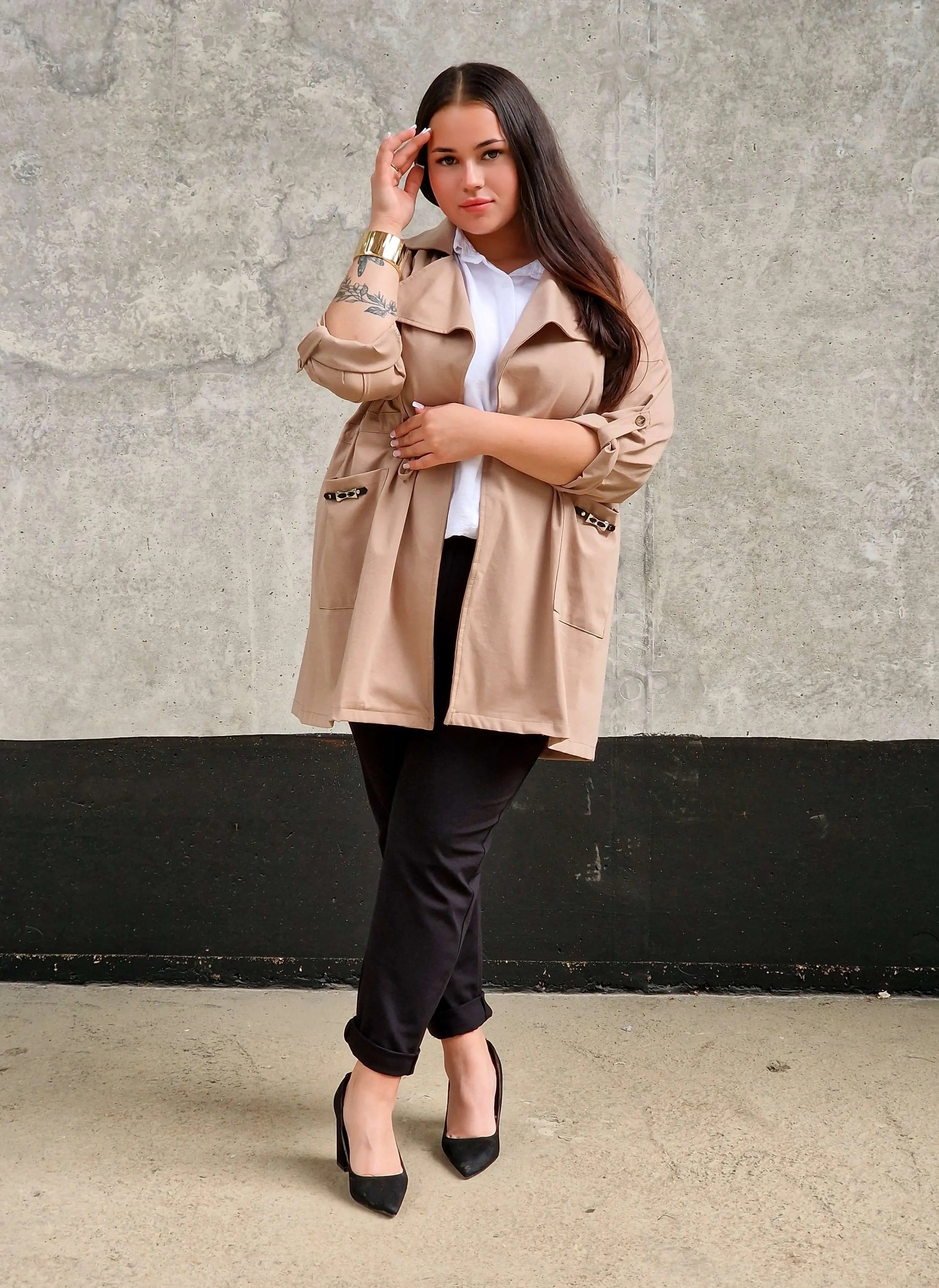 Elegancka Narzutka Plus Size Jasny Beż- Styl i Komfort Stylowa XL