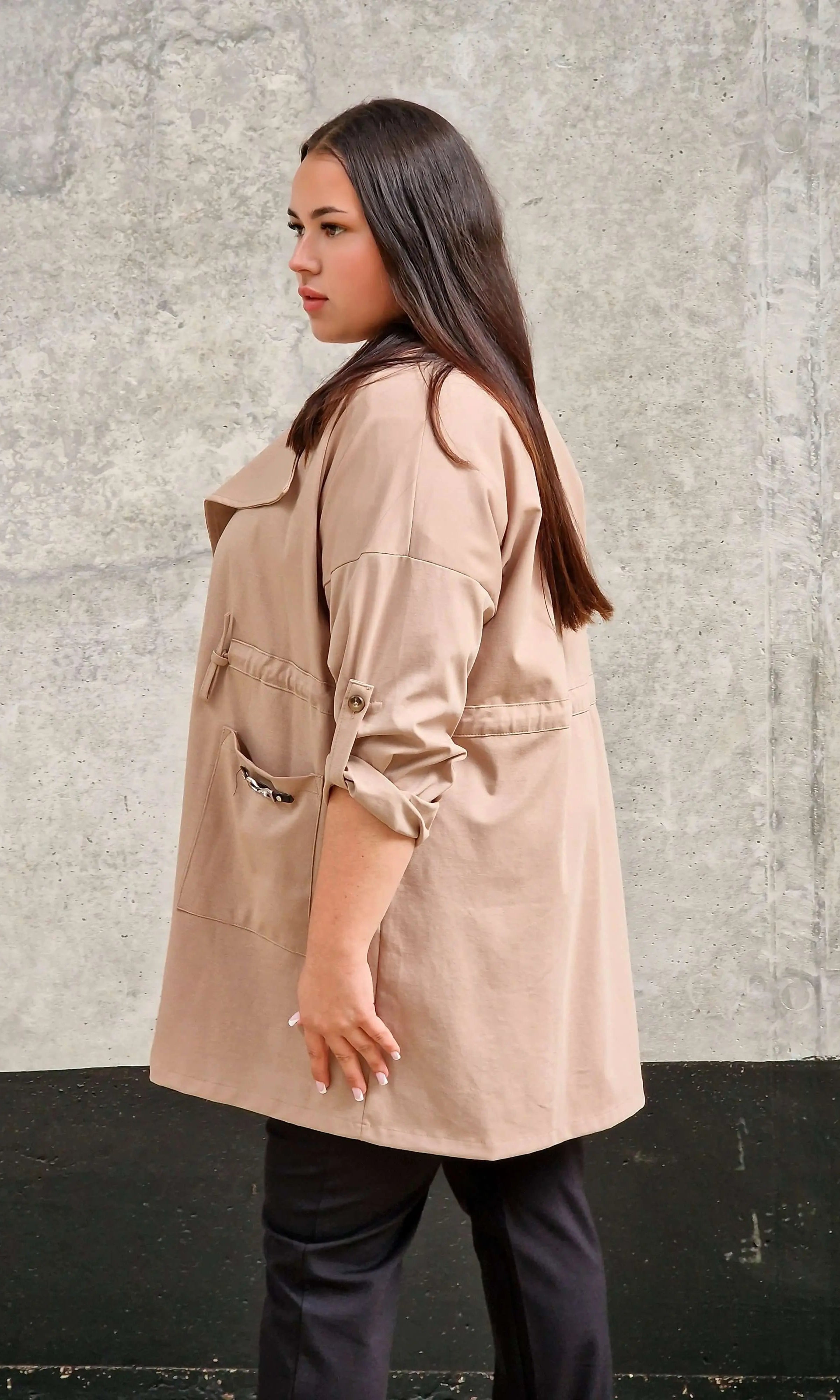 Elegancka Narzutka Plus Size Jasny Beż- Styl i Komfort Stylowa XL