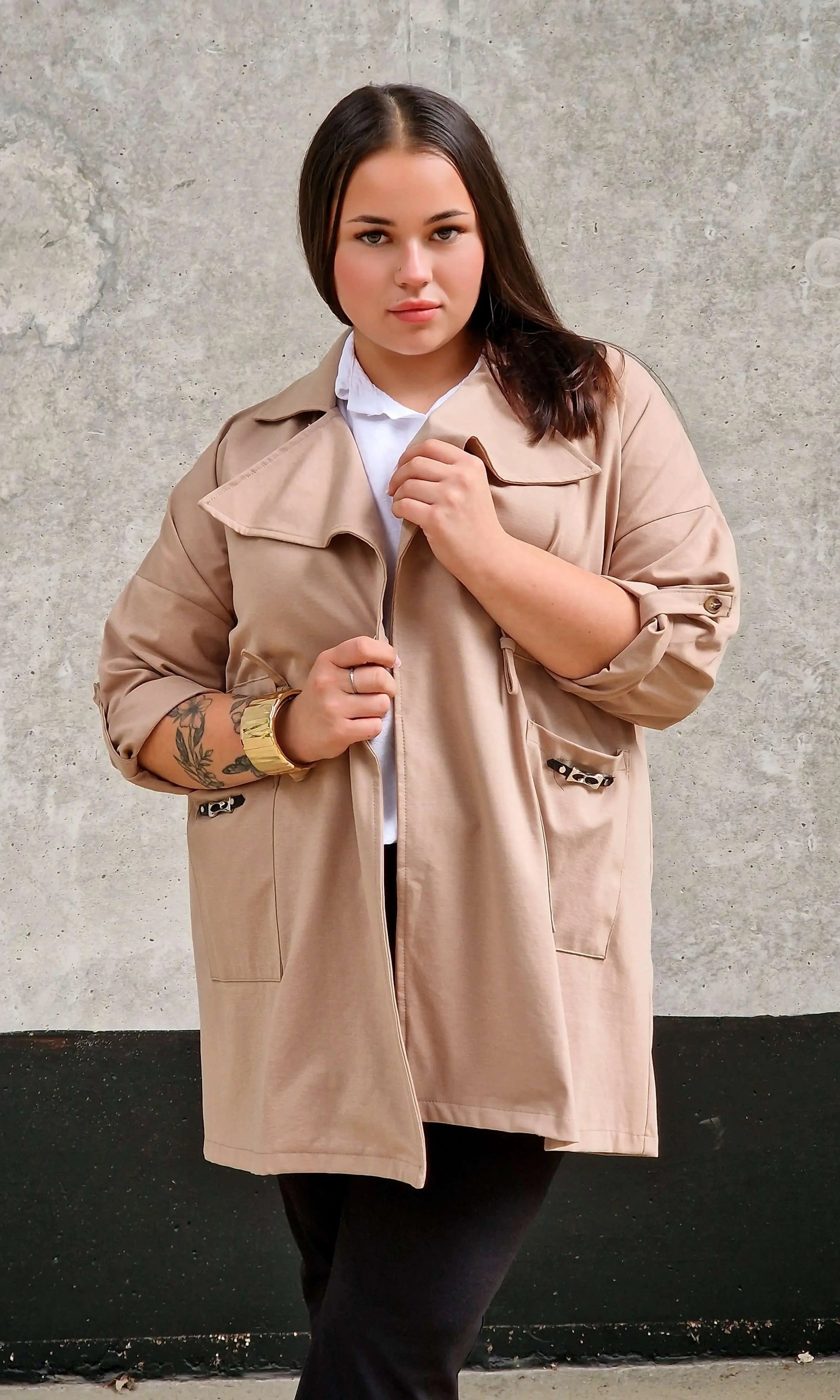 Elegancka Narzutka Plus Size Jasny Beż- Styl i Komfort Stylowa XL