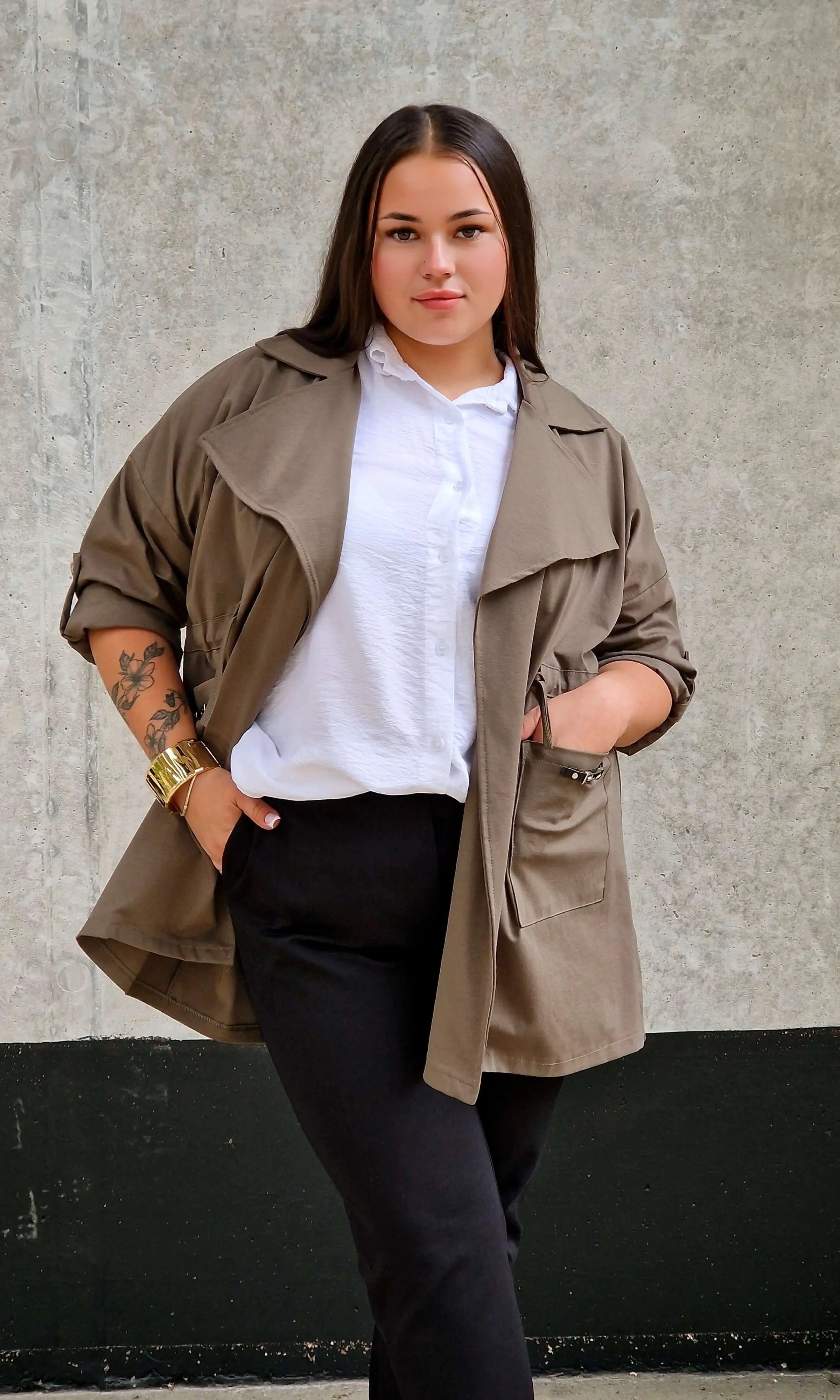 Elegancka Narzutka Plus Size Khaki - Styl i Komfort Stylowa XL