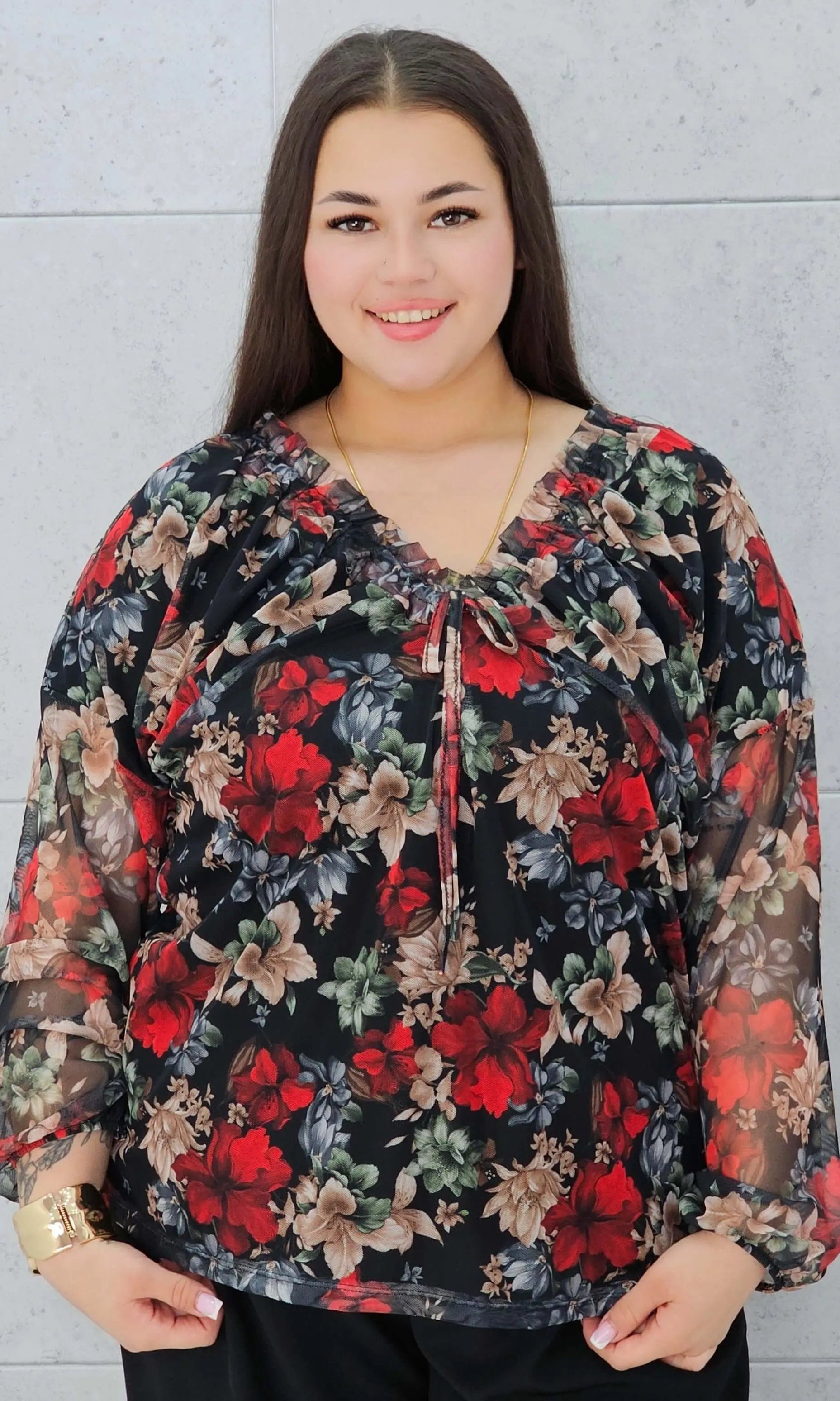 Elegancka bluzka plus size w kwiaty z delikatnego szyfonu. Stylowa XL