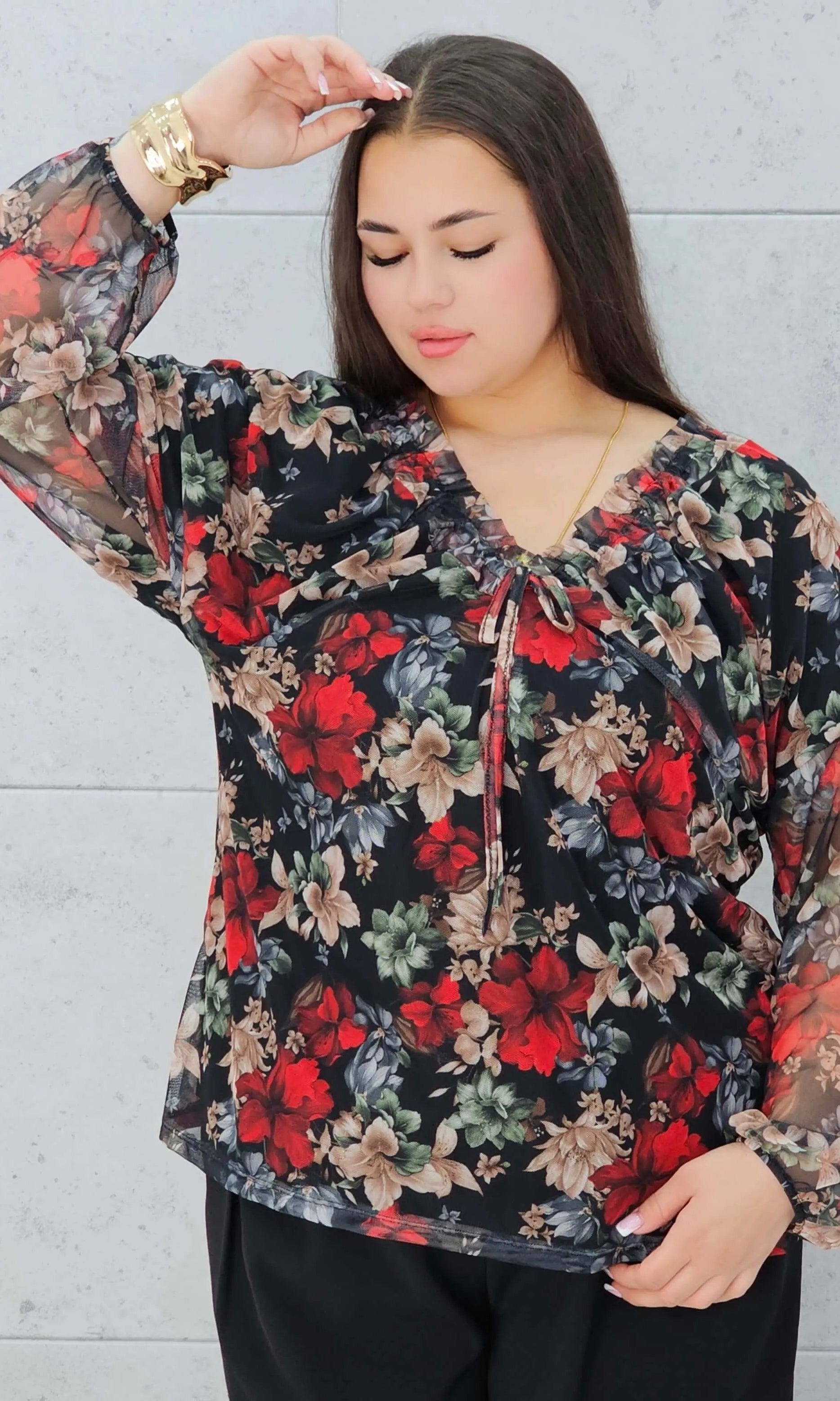 Elegancka bluzka plus size w kwiaty z delikatnego szyfonu. Stylowa XL