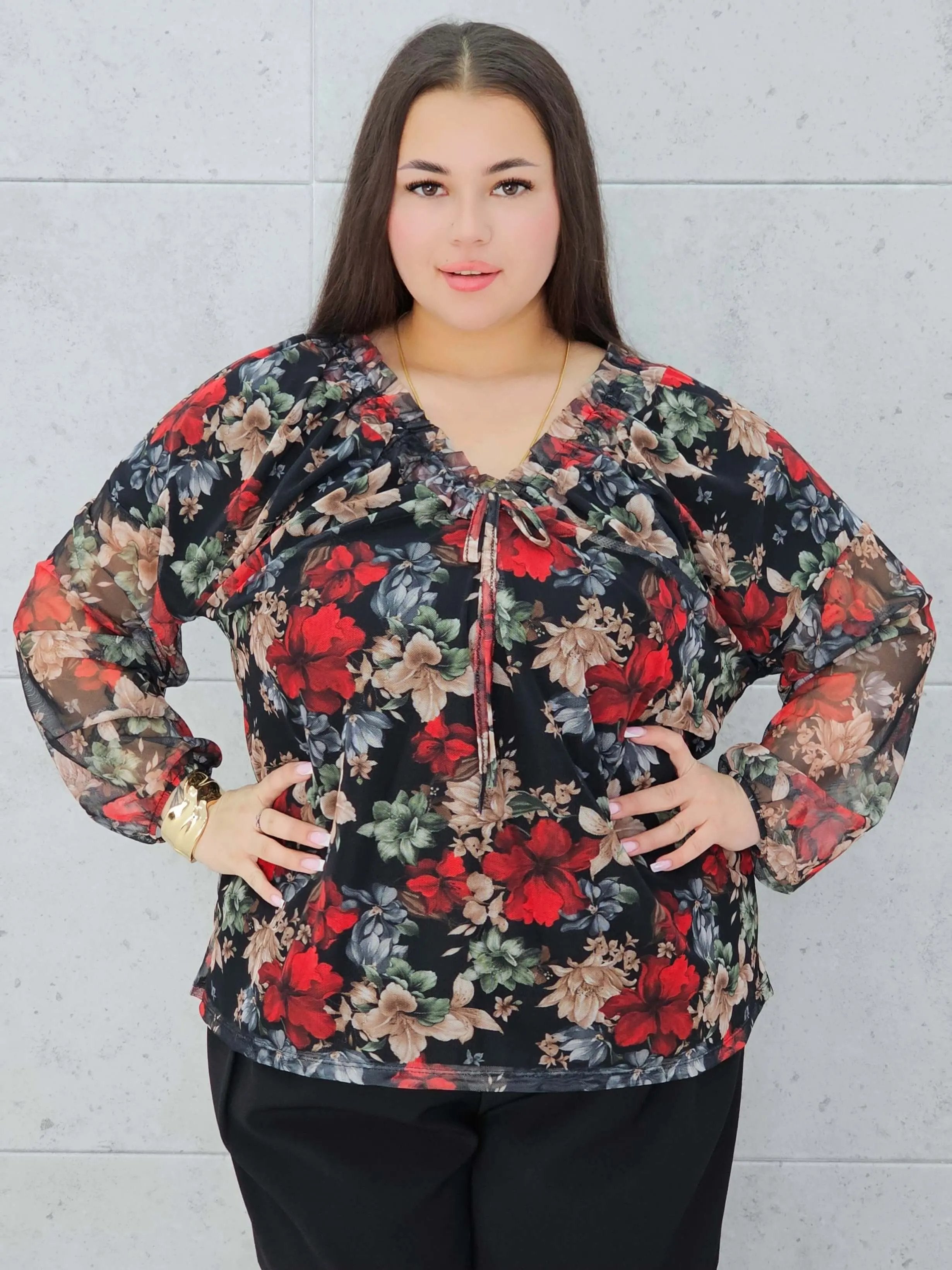 Elegancka bluzka plus size w kwiaty z delikatnego szyfonu. Stylowa XL