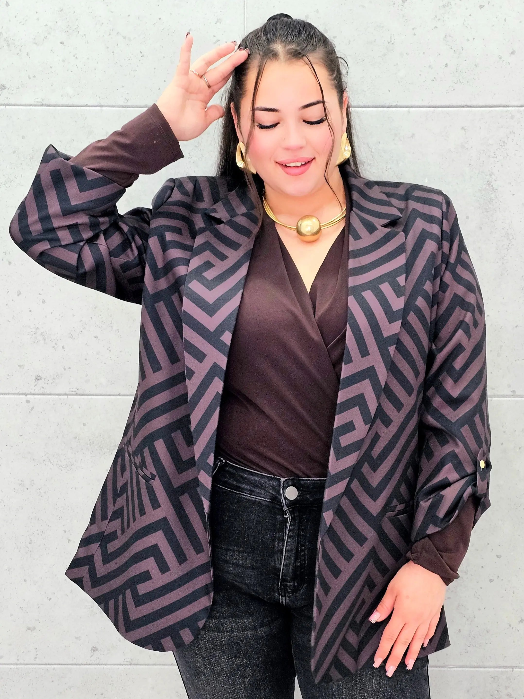 Elegancka marynarka plus size w geometryczny wzór – Stylowa XL Stylowa XL