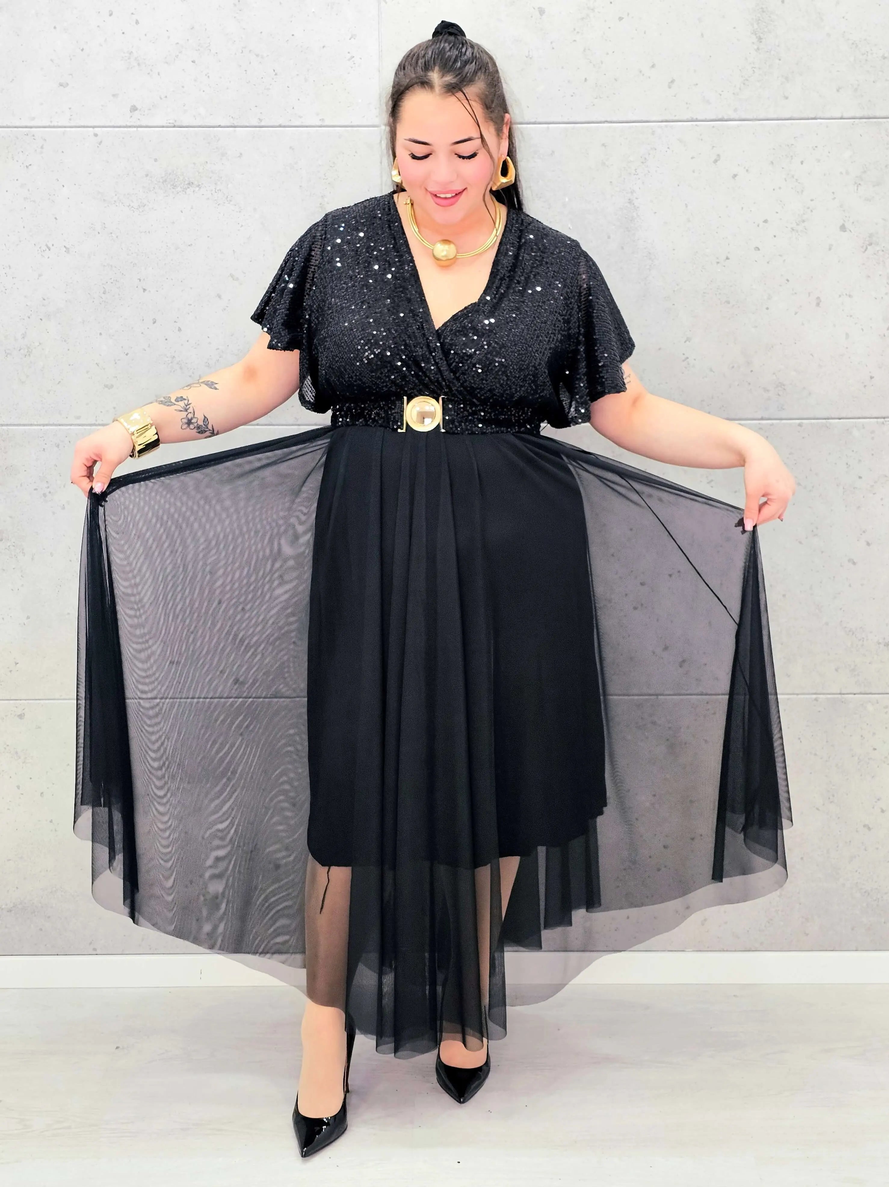 Elegancka sukienka XXL z cekinową górą i plisowanym dołem – wyjątkowa kolekcja plus size Stylowa XL