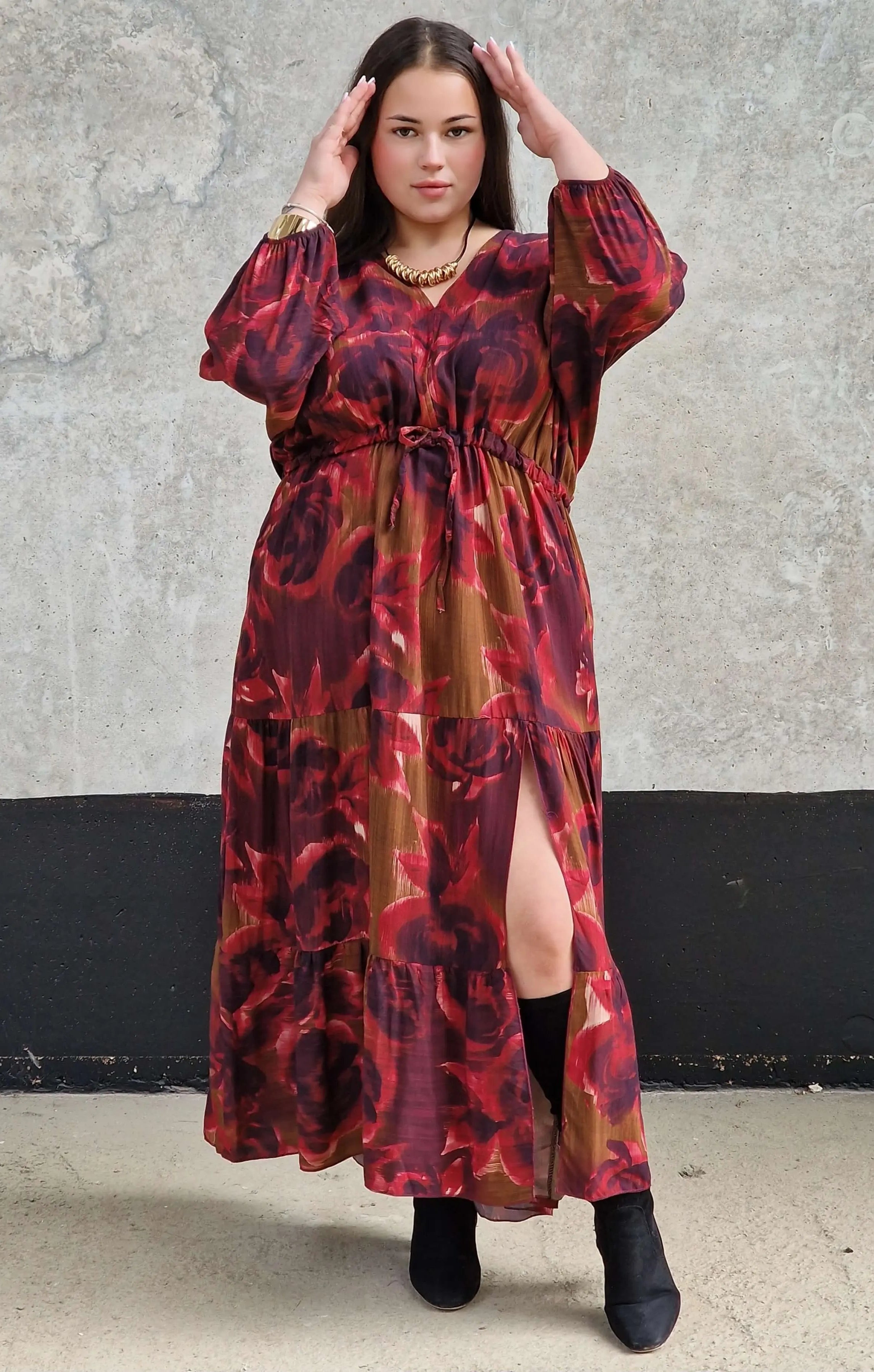 Elegancka sukienka maxi z wiązaniem w talii. Stylowa XL