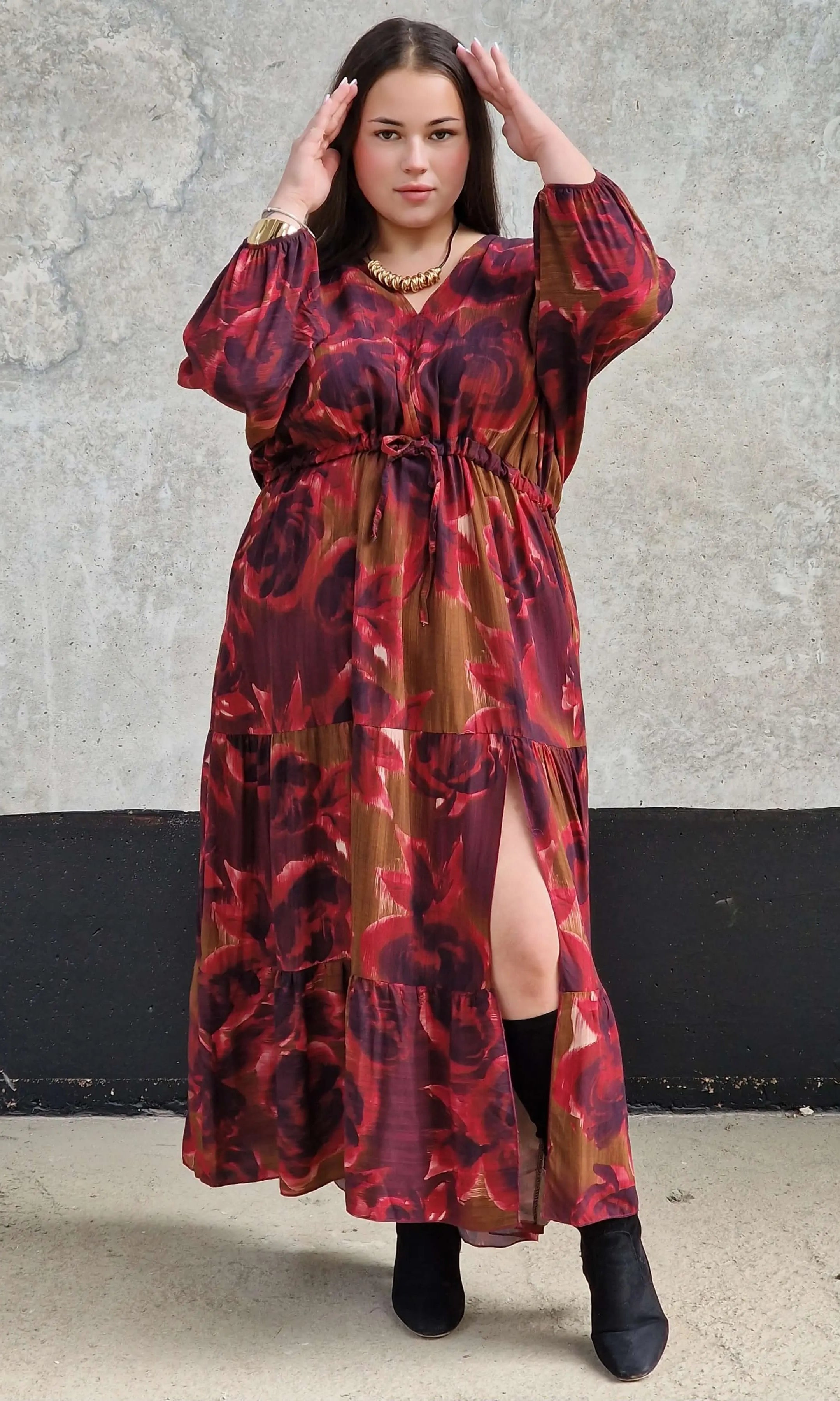 Elegancka sukienka maxi z wiązaniem w talii. Stylowa XL