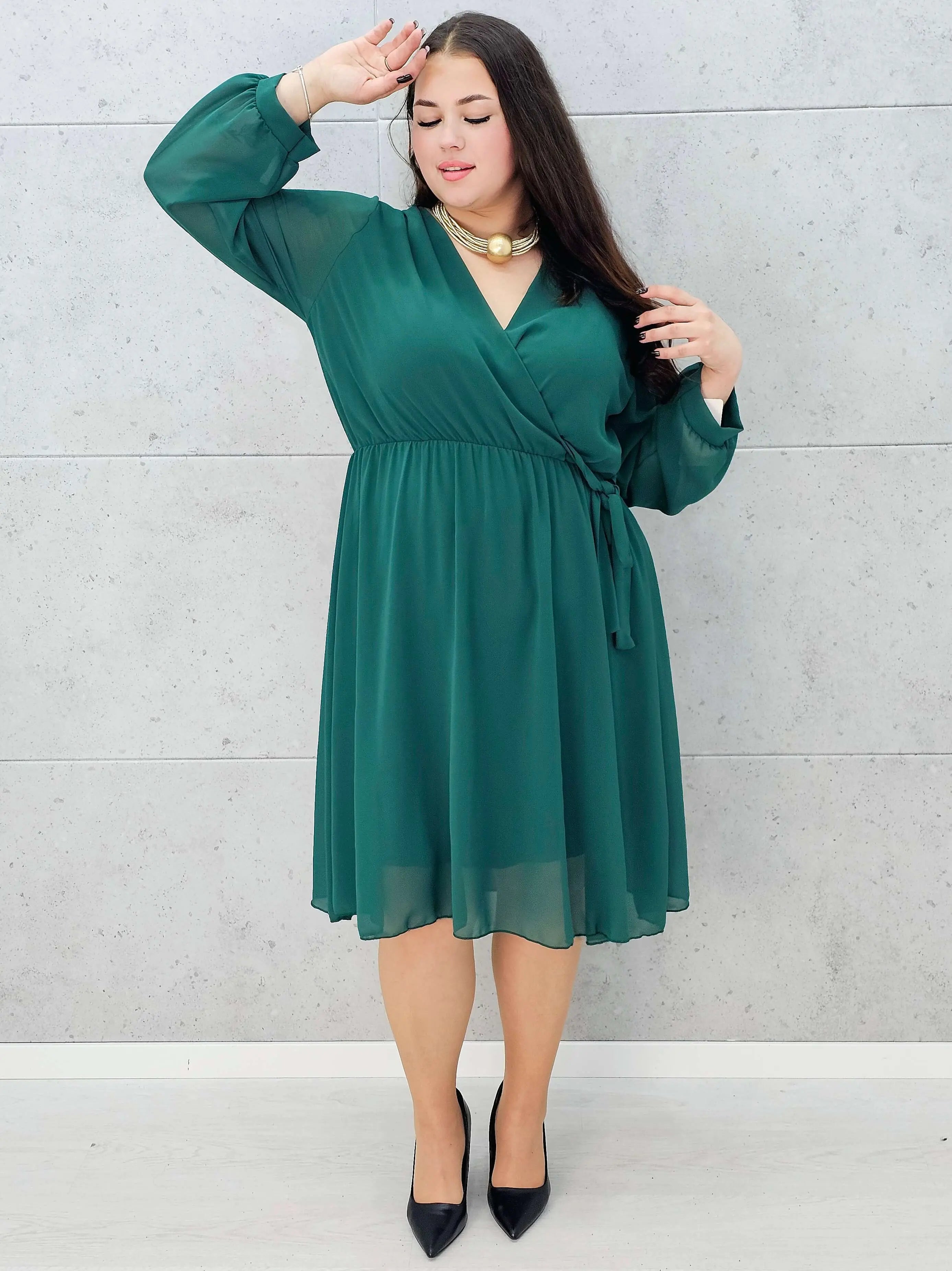 Elegancka sukienka plus size midi z kopertowym dekoltem-szyfon Stylowa XL